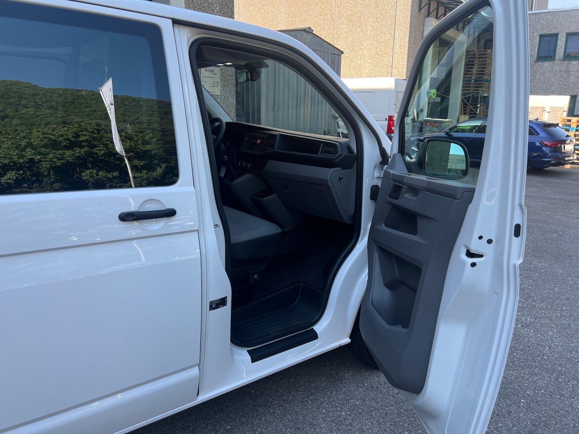 VW T6.1 2.0 TDI-image-8