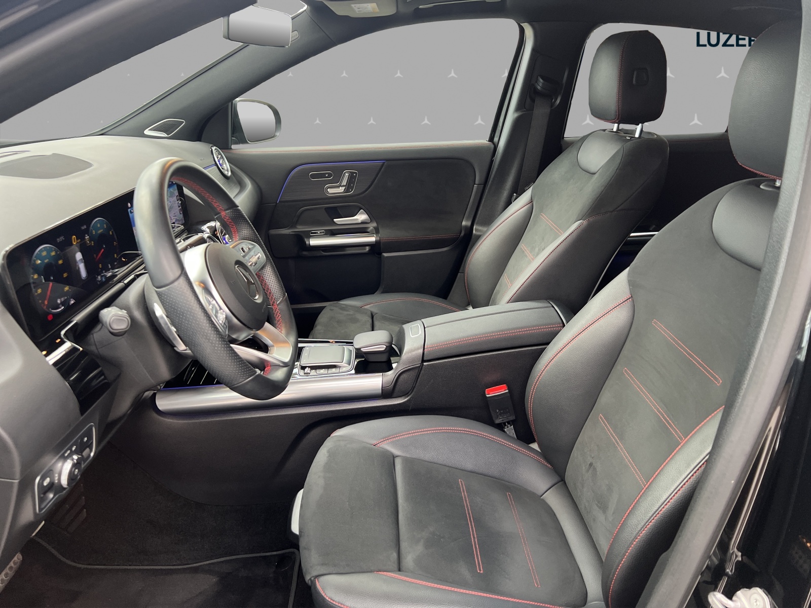 MERCEDES-BENZ GLA 250 4Matic AMG Line 8G-DCT-image-7
