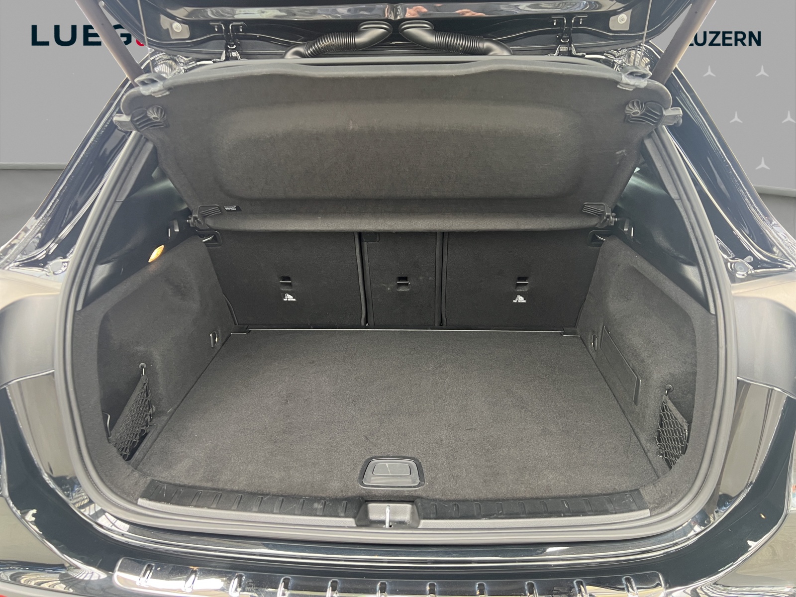 MERCEDES-BENZ GLA 250 4Matic AMG Line 8G-DCT-image-14