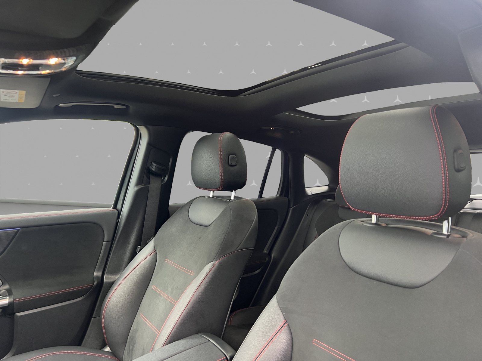 MERCEDES-BENZ GLA 250 4Matic AMG Line 8G-DCT-image-8