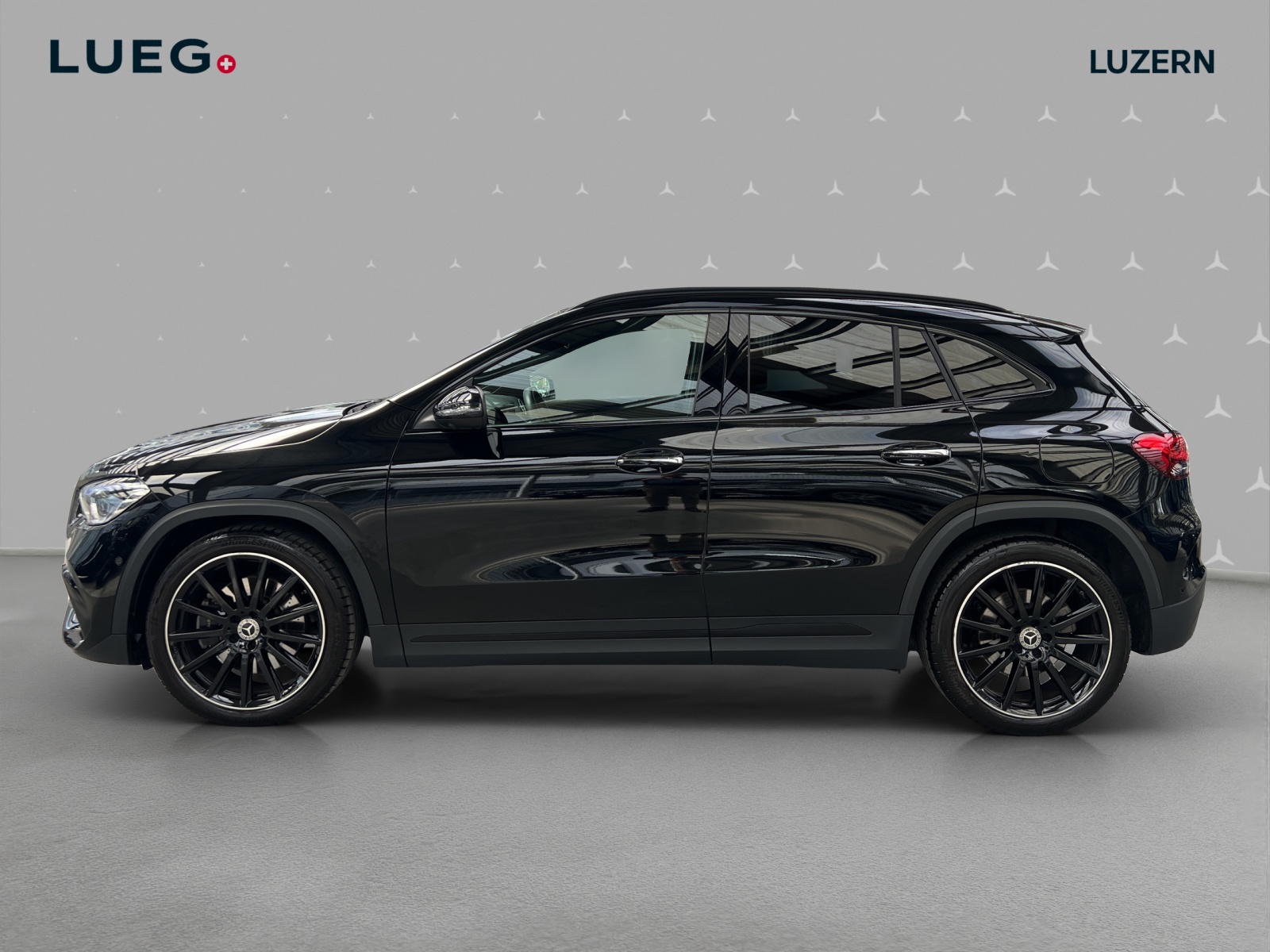 MERCEDES-BENZ GLA 250 4Matic AMG Line 8G-DCT-image-1