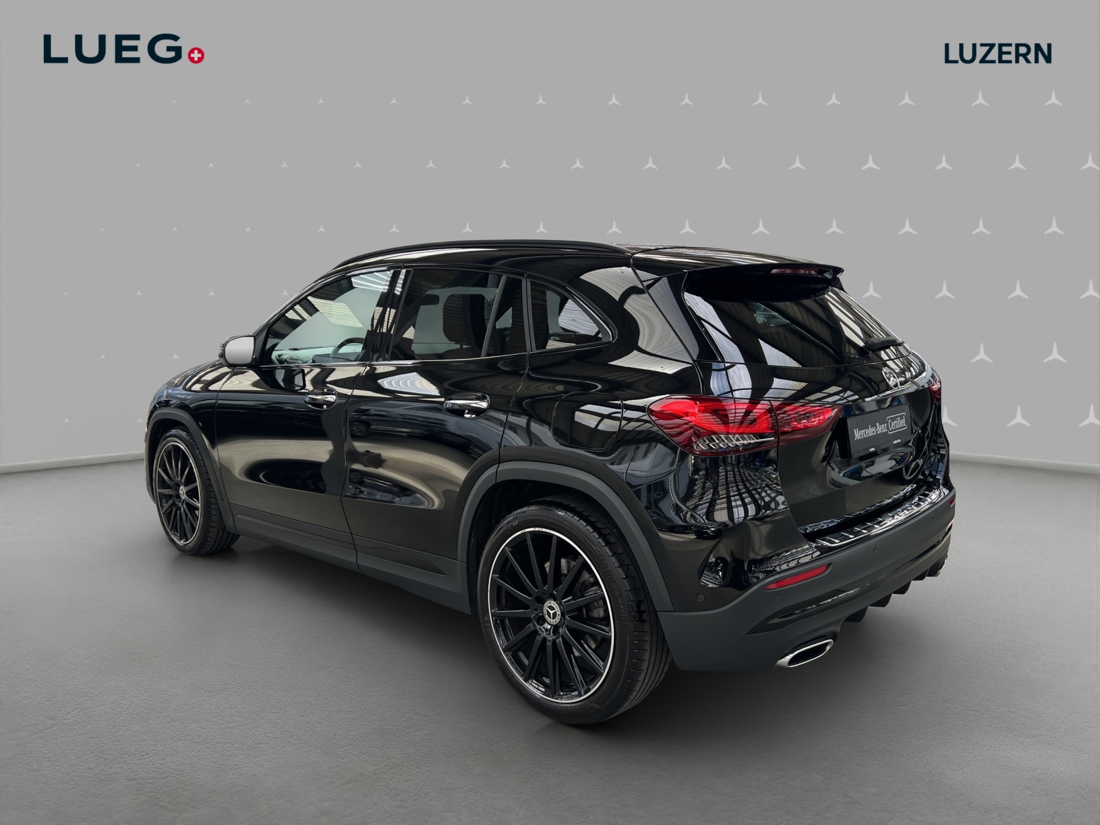 MERCEDES-BENZ GLA 250 4Matic AMG Line 8G-DCT-image-2