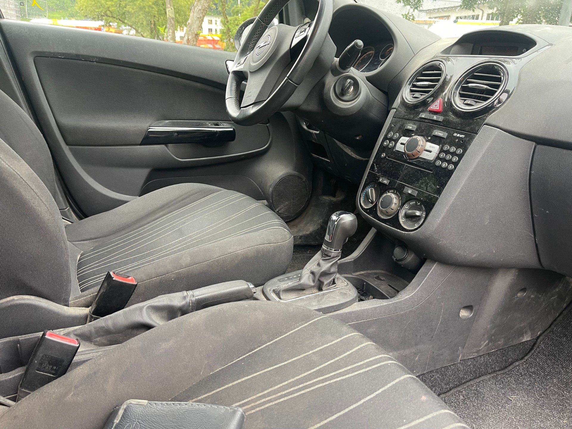 OPEL Corsa 1.4 TP Color Edition Automatic-image-6