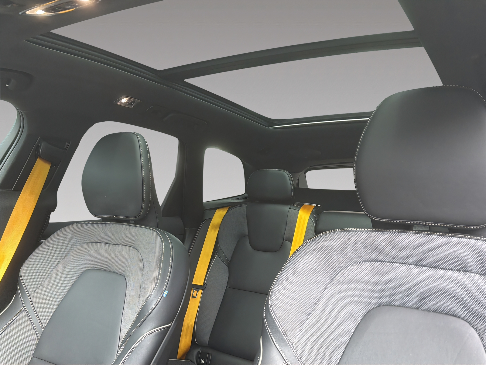 VOLVO XC60 T8 eAWD Polestar Geartronic-image-17