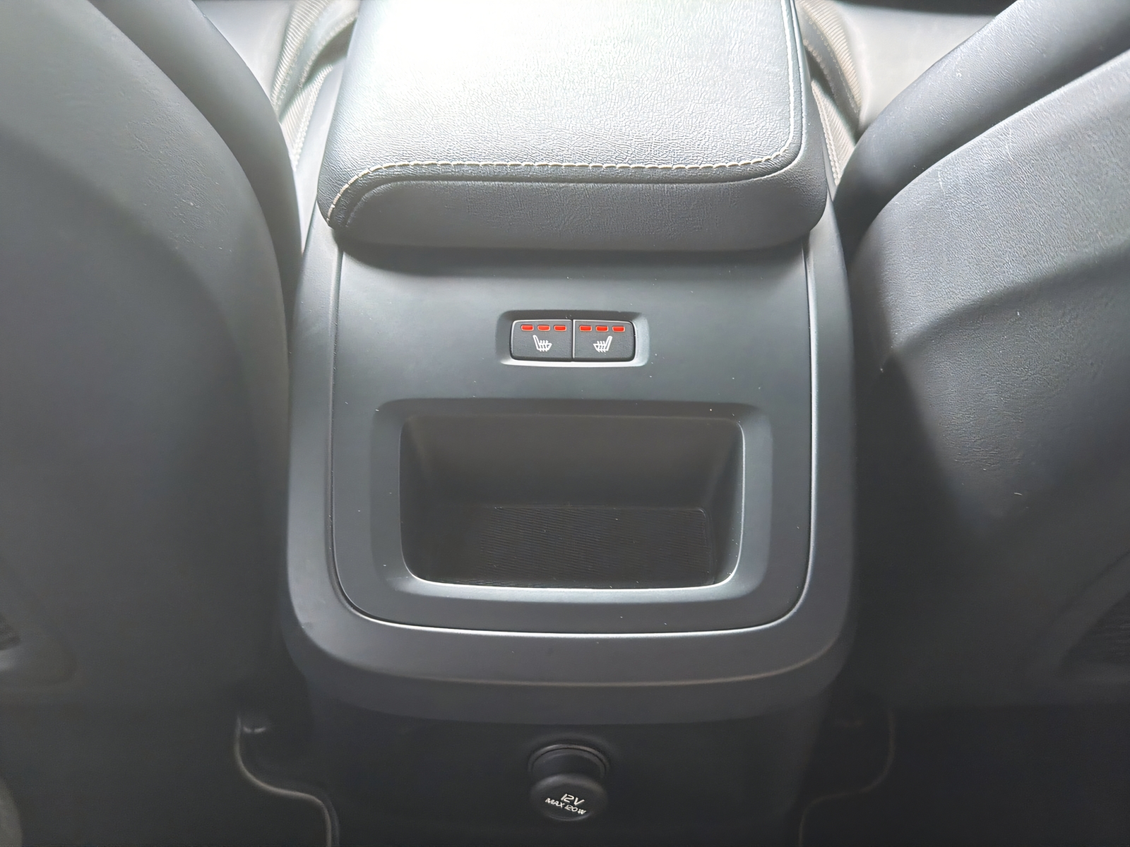 VOLVO XC60 T8 eAWD Polestar Geartronic-image-16