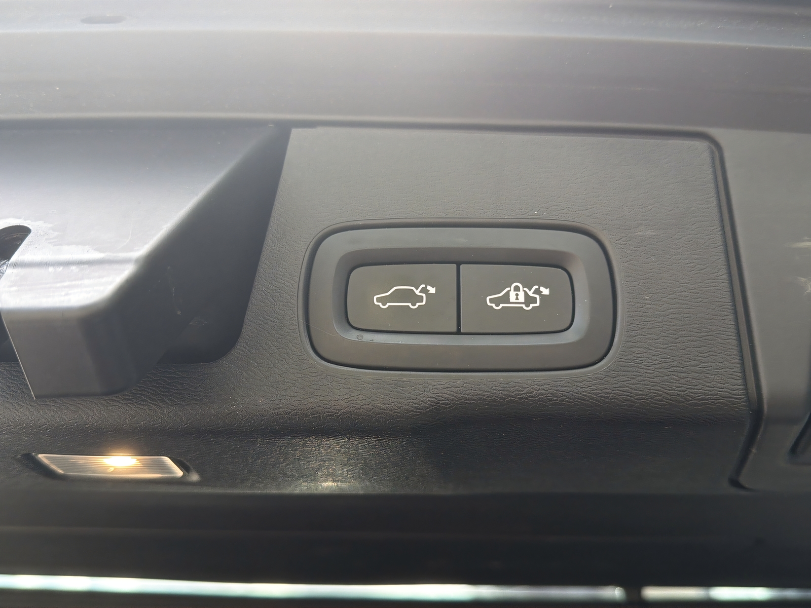 VOLVO XC60 T8 eAWD Polestar Geartronic-image-19
