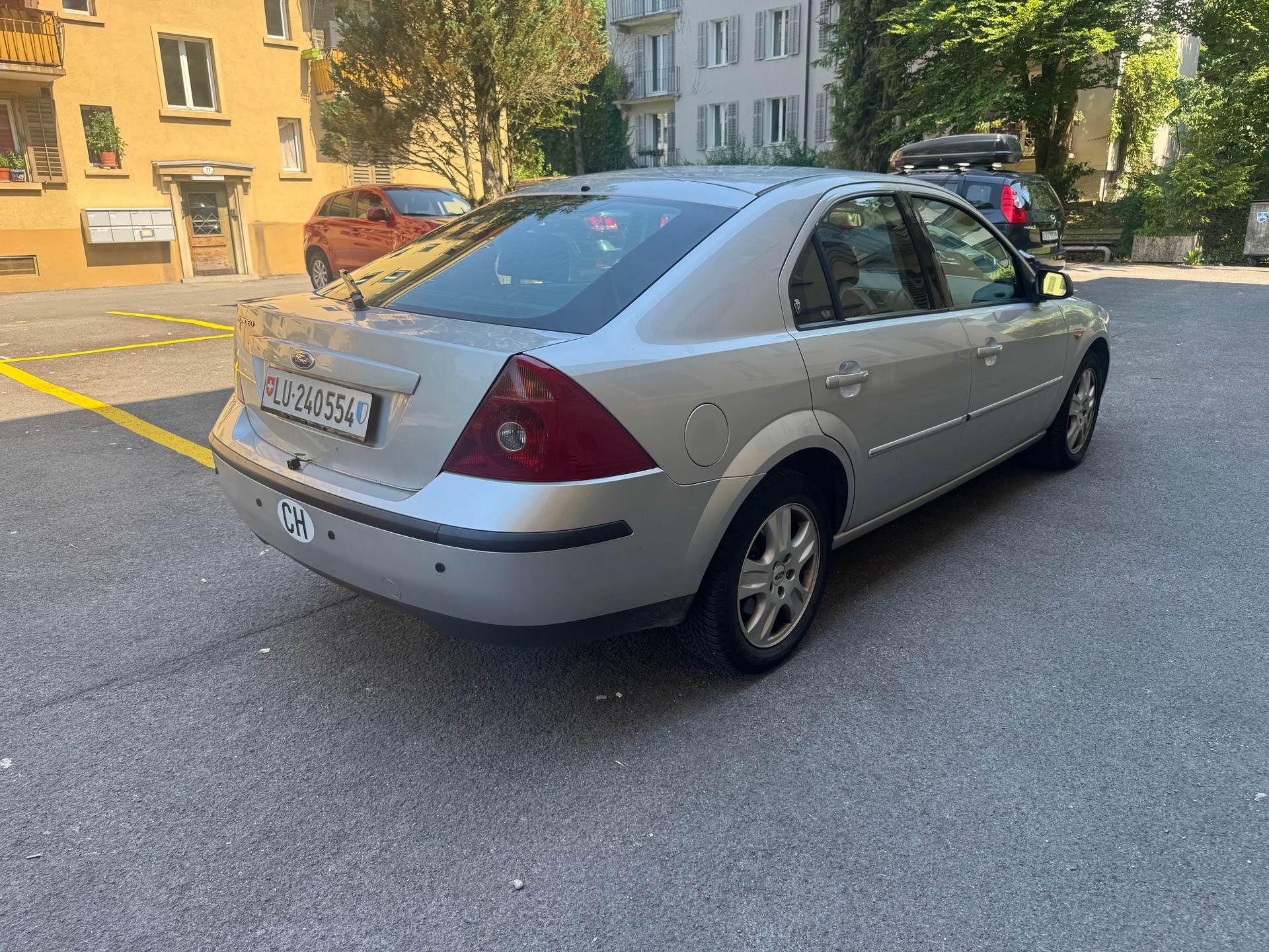 FORD Mondeo 2.0i 16V Ambiente-image-8