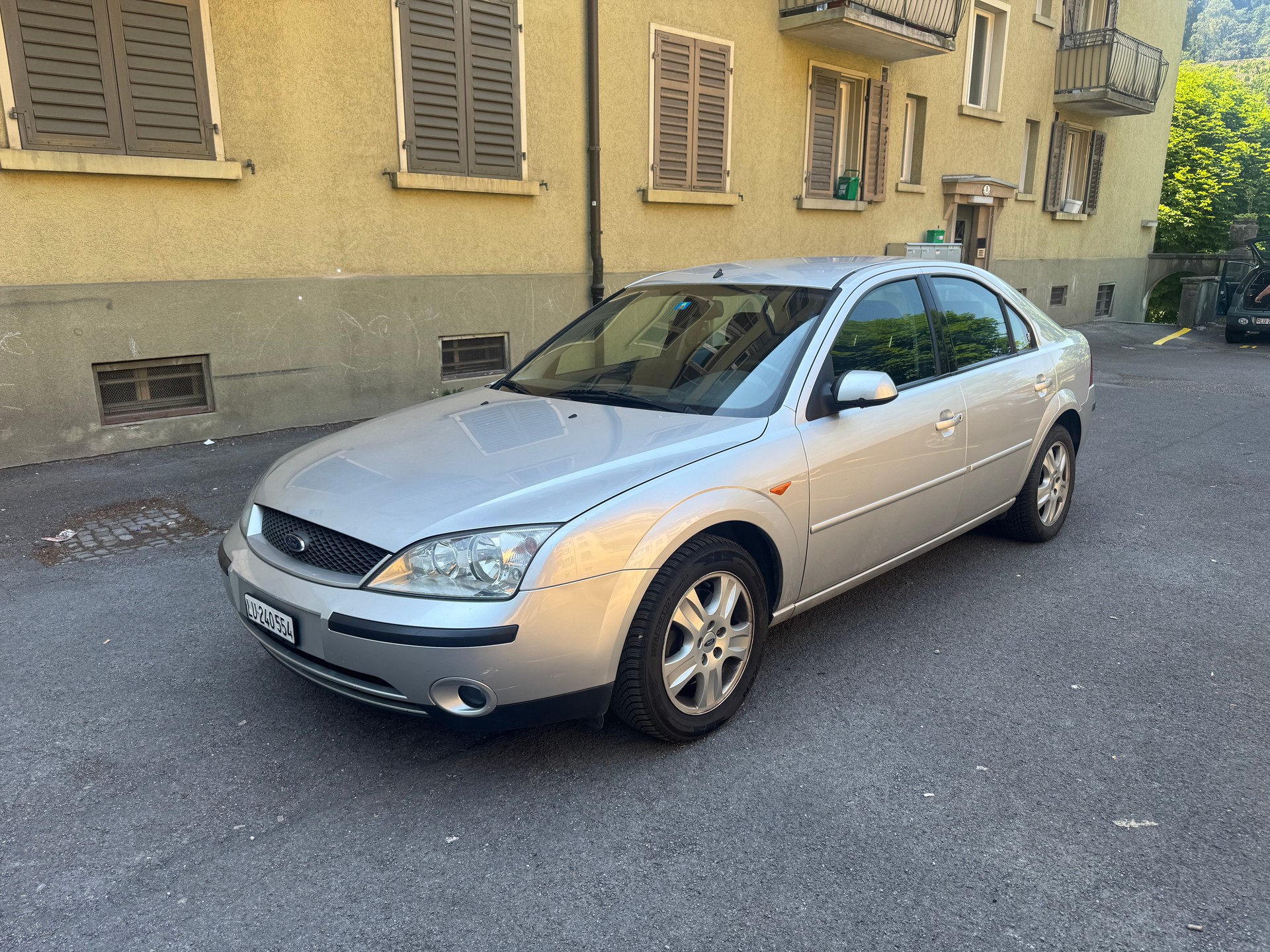 FORD Mondeo 2.0i 16V Ambiente-image-0