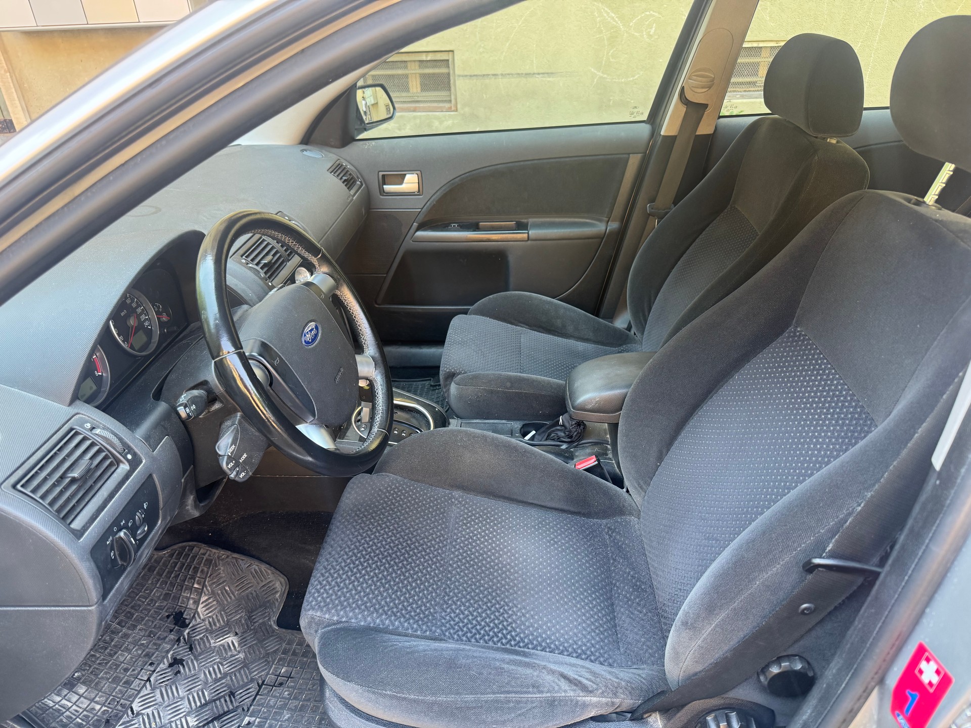 FORD Mondeo 2.0i 16V Ambiente-image-5
