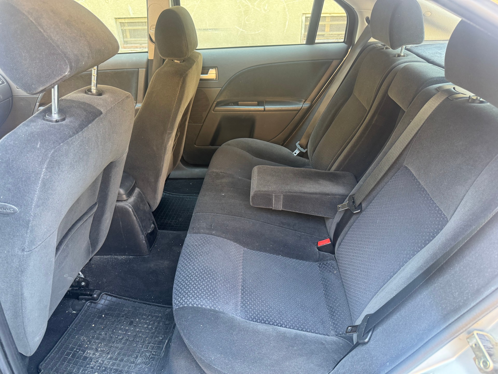 FORD Mondeo 2.0i 16V Ambiente-image-7