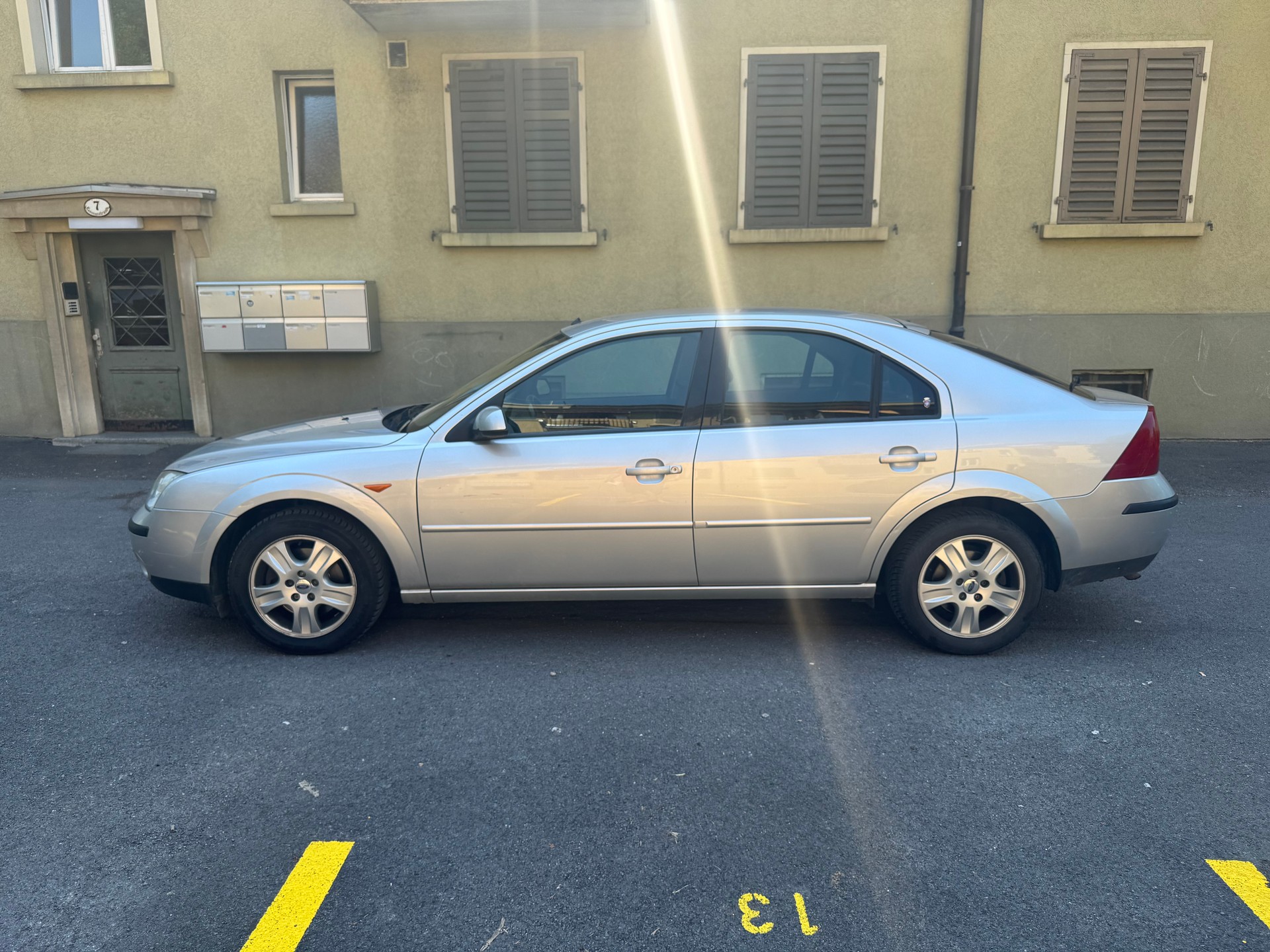 FORD Mondeo 2.0i 16V Ambiente-image-2