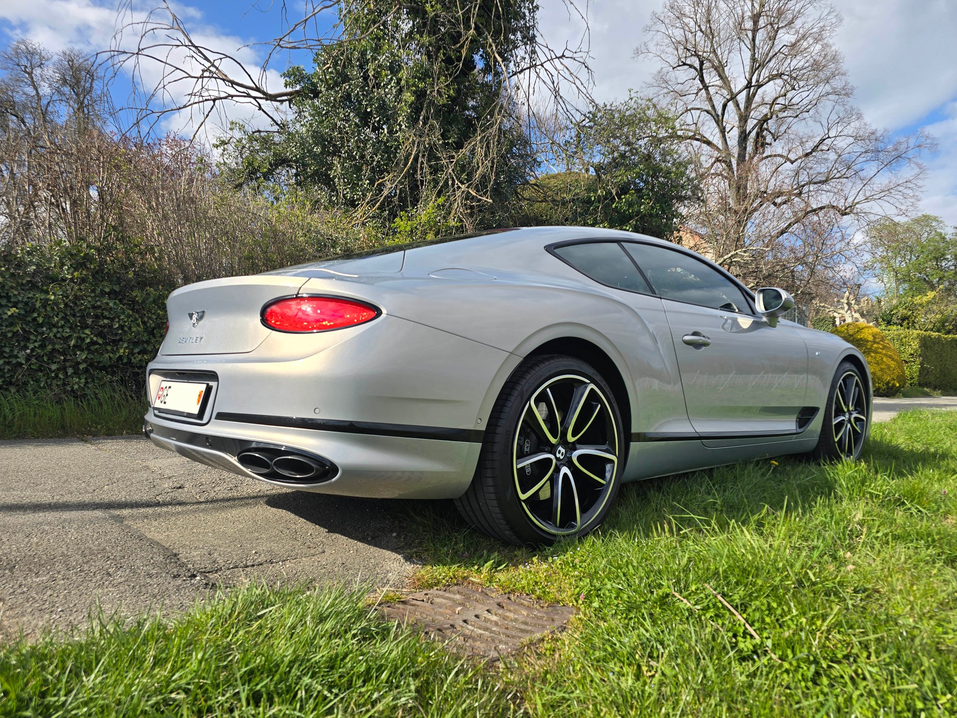 BENTLEY Continental GT 4.0 V8-image-1