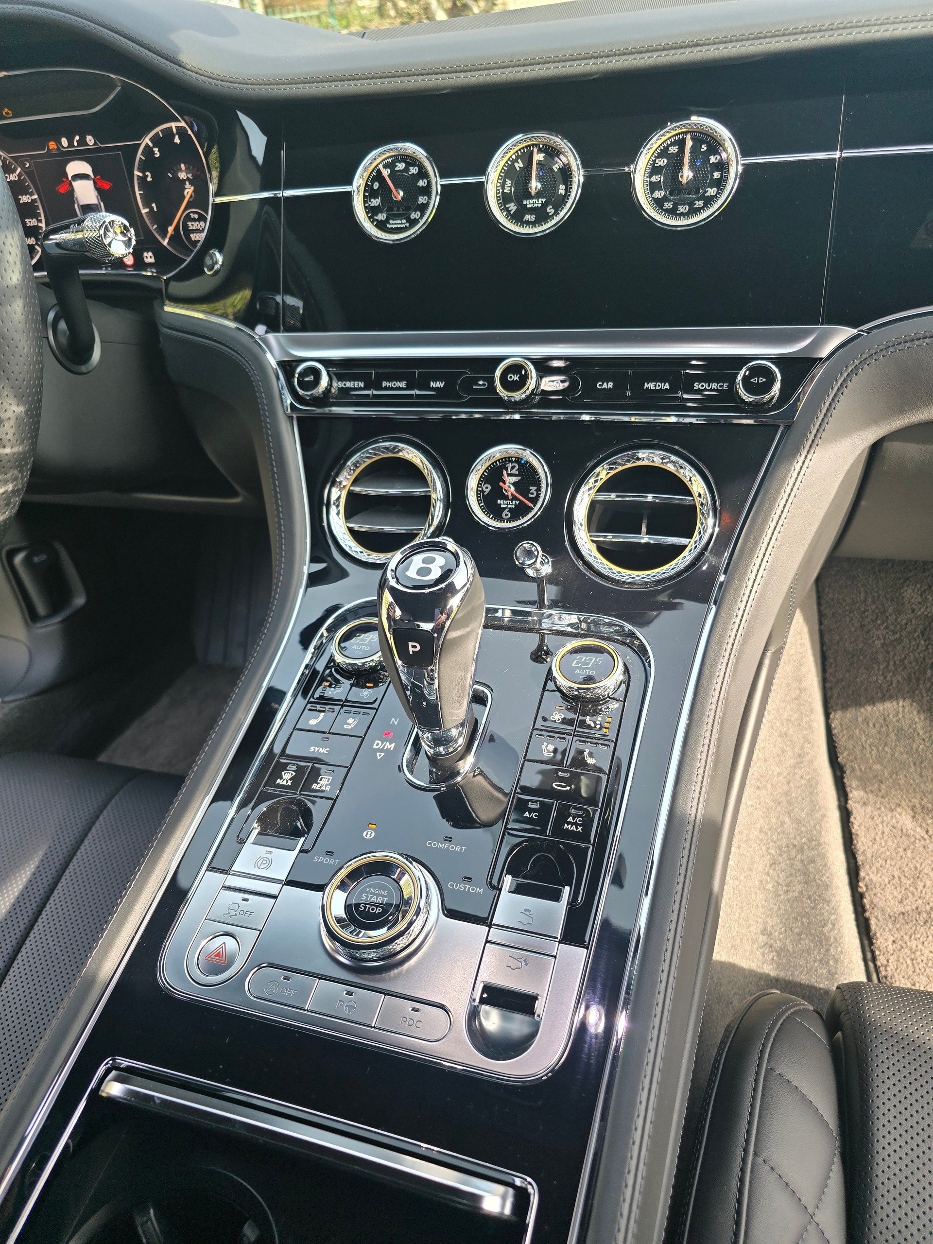 BENTLEY Continental GT 4.0 V8-image-10