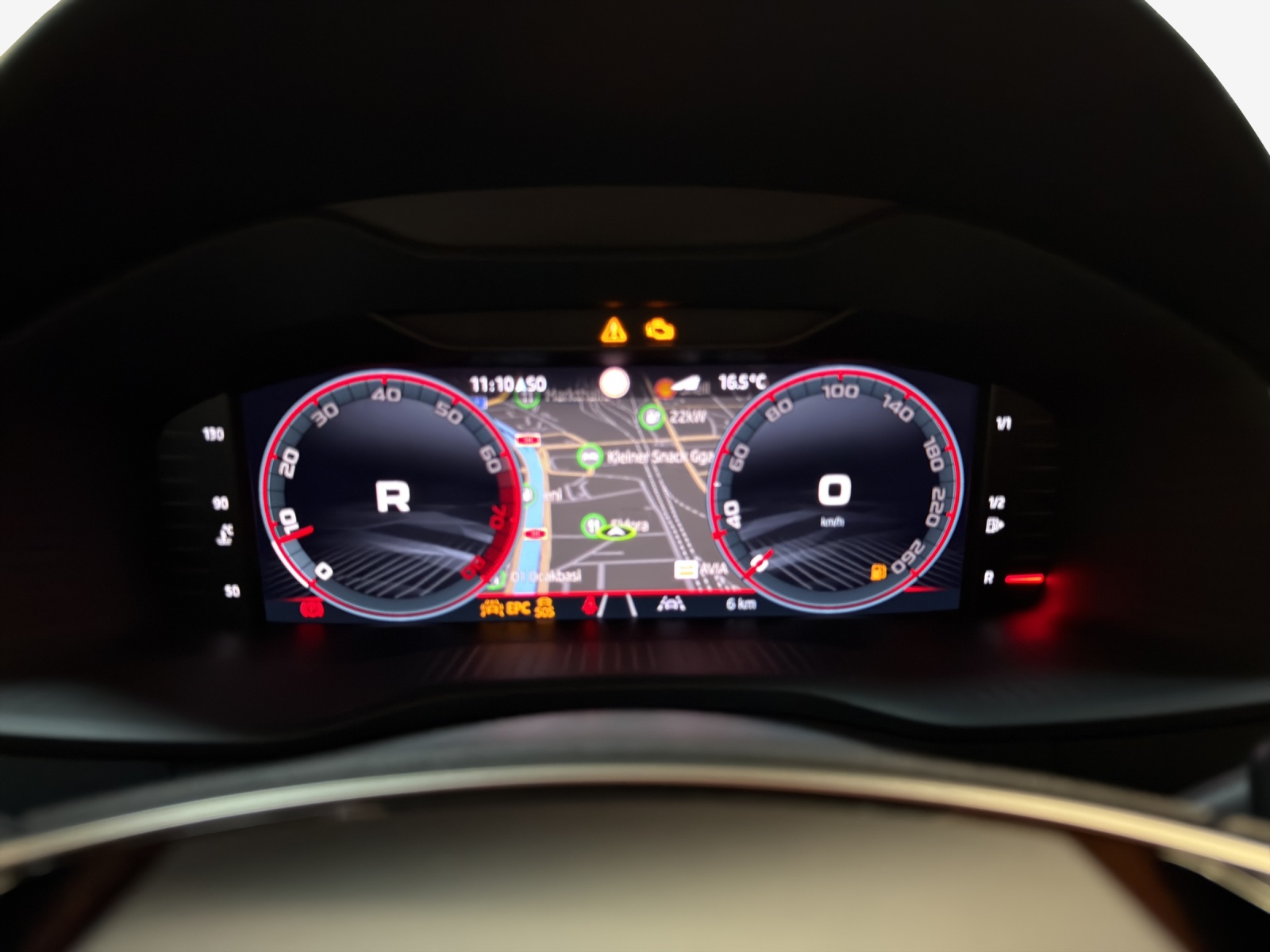 SKODA Karoq 2.0 TSI SportLine 4x4 DSG-image-15