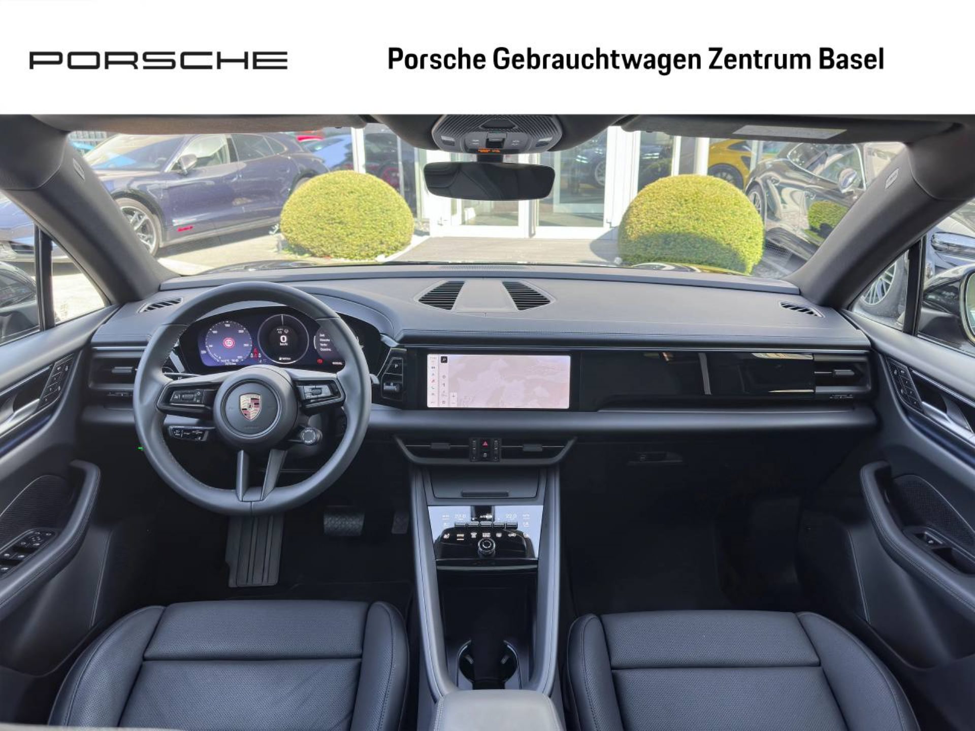 PORSCHE Macan 4-image-3