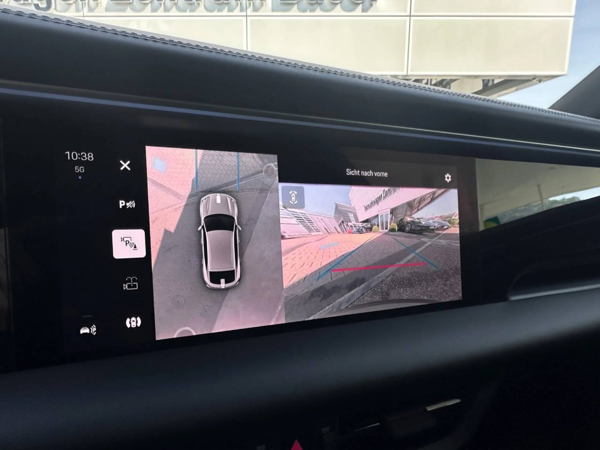 PORSCHE Macan 4-image-27