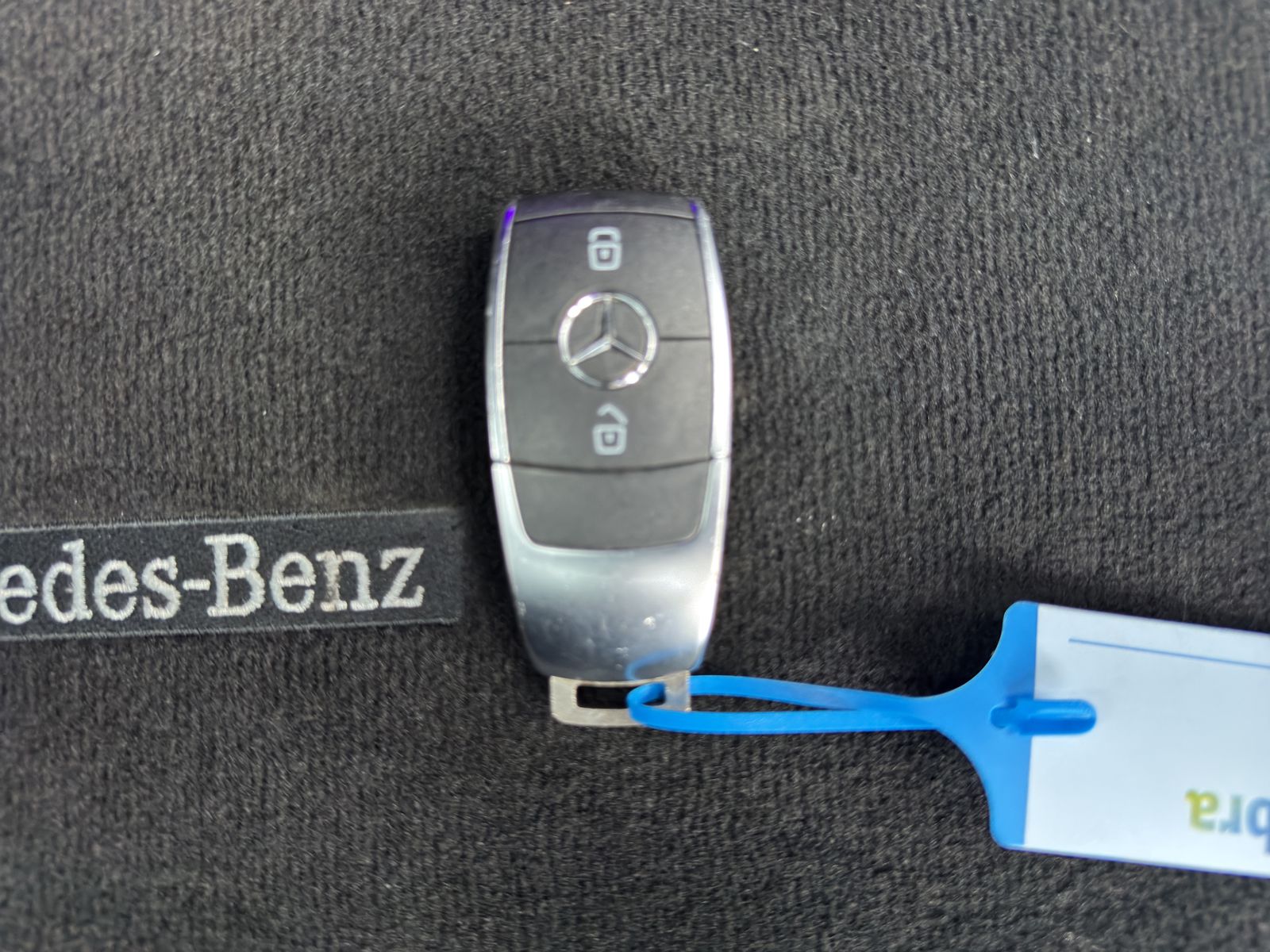MERCEDES-BENZ A 250e AMG Line 8G-DCT-image-11