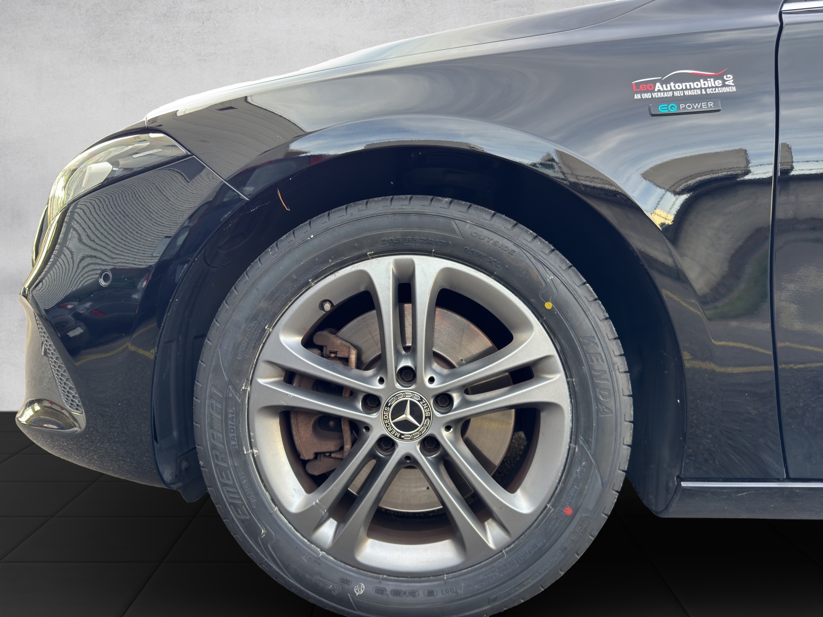MERCEDES-BENZ A 250e AMG Line 8G-DCT-image-13
