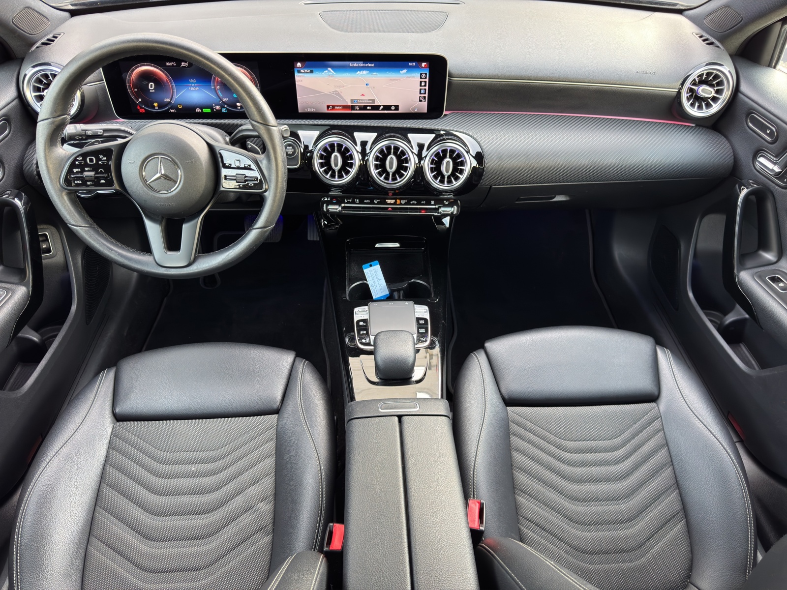 MERCEDES-BENZ A 250e AMG Line 8G-DCT-image-7