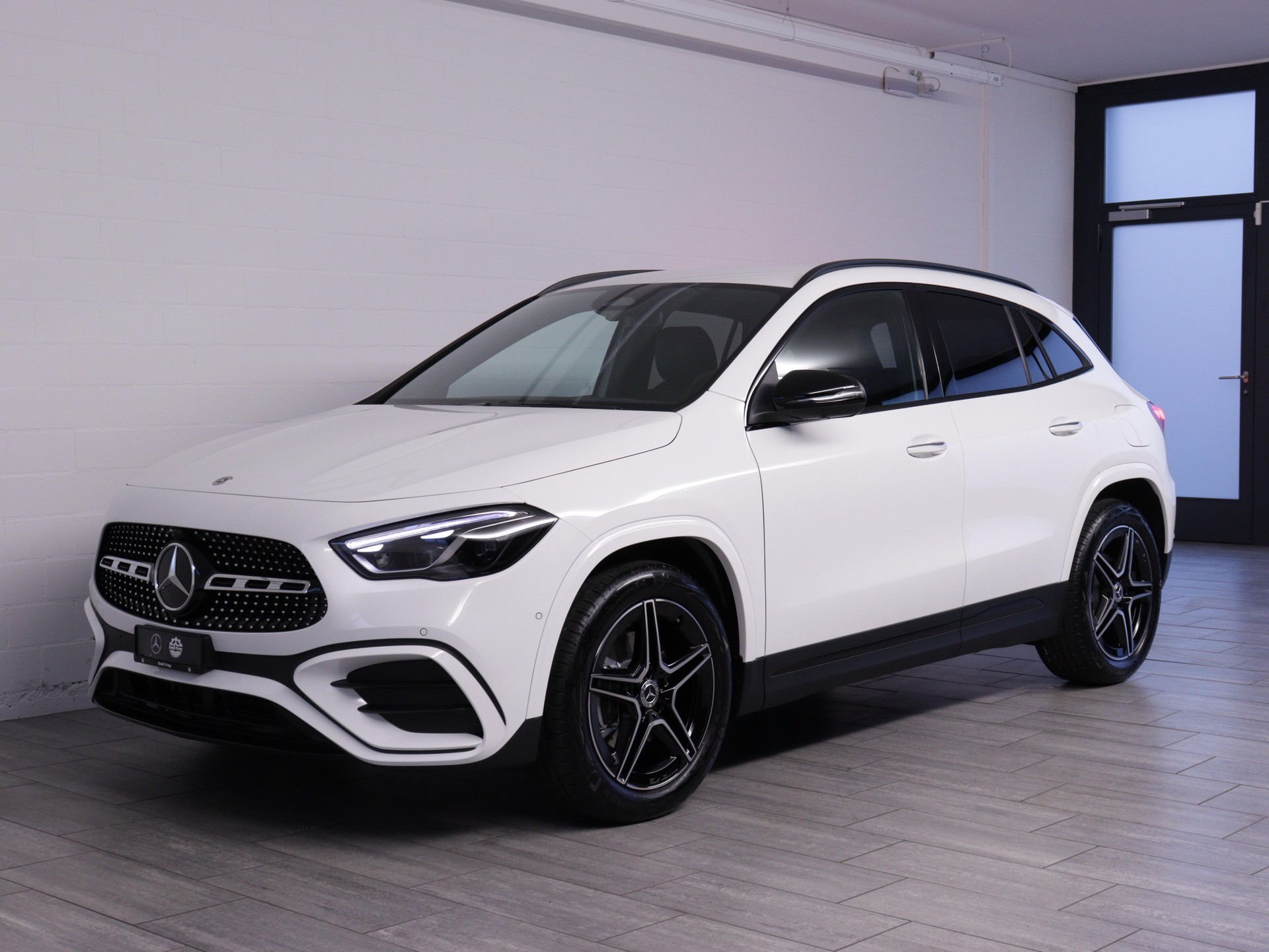 MERCEDES-BENZ GLA 200 Night Star AMG Line-image-0