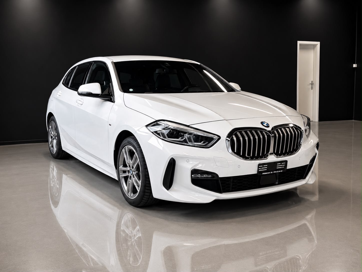 BMW 118i M Sport Steptronic-image-0