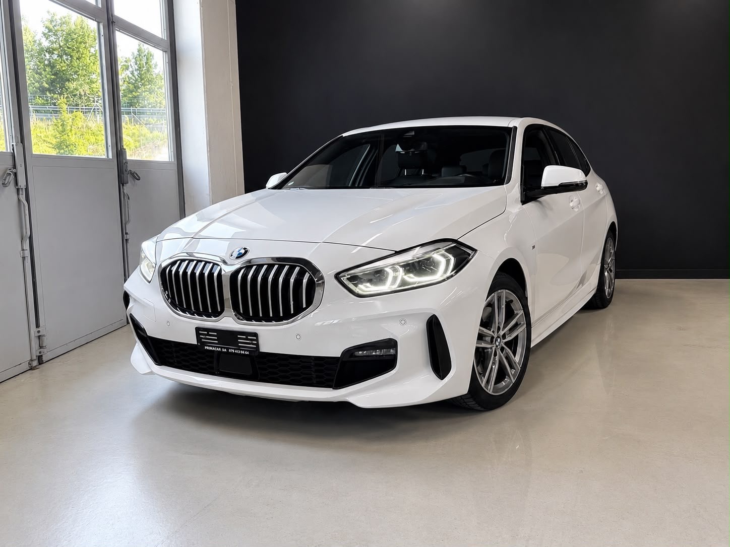 BMW 118i M Sport Steptronic-image-4