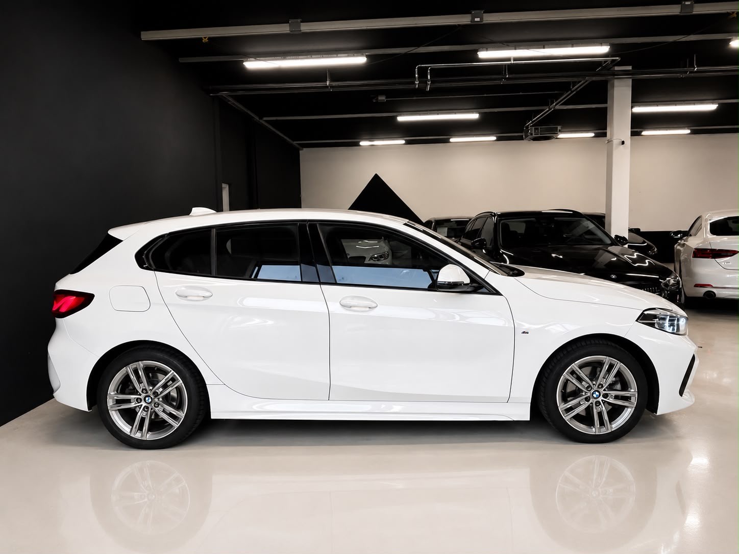 BMW 118i M Sport Steptronic-image-8
