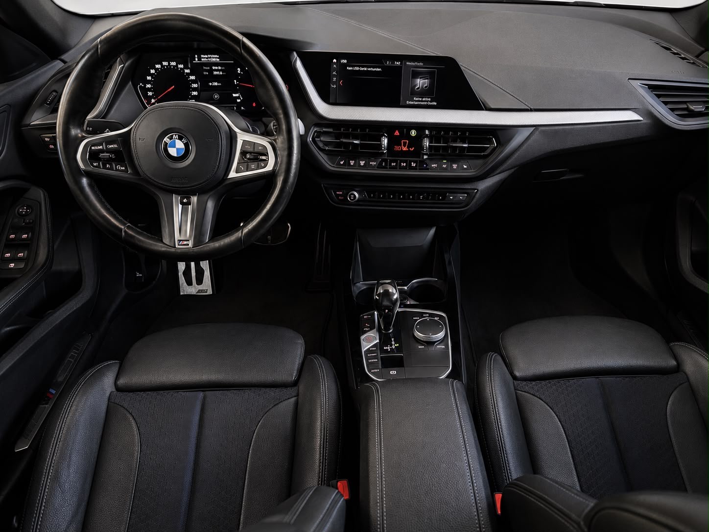 BMW 118i M Sport Steptronic-image-13