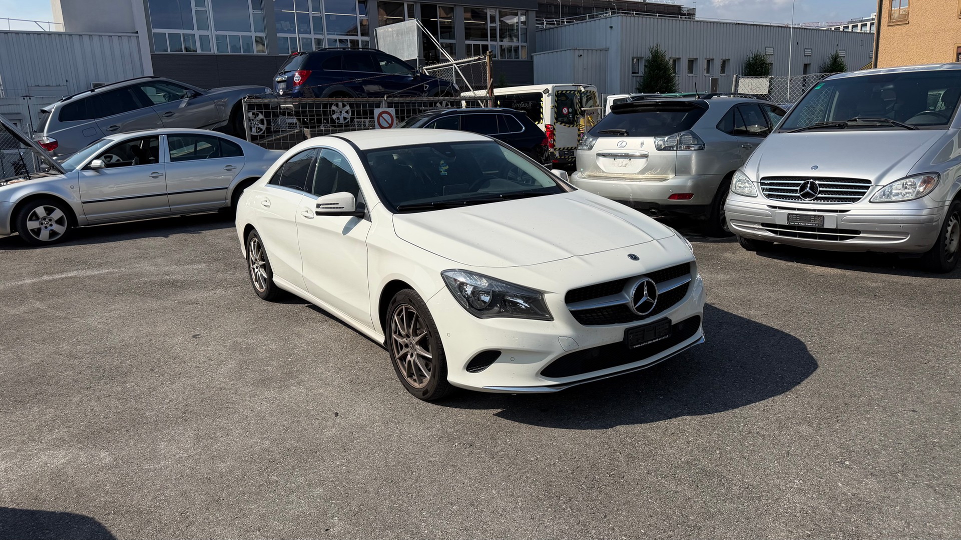 MERCEDES-BENZ CLA 200 d Urban 4Matic 7G-DCT-image-1