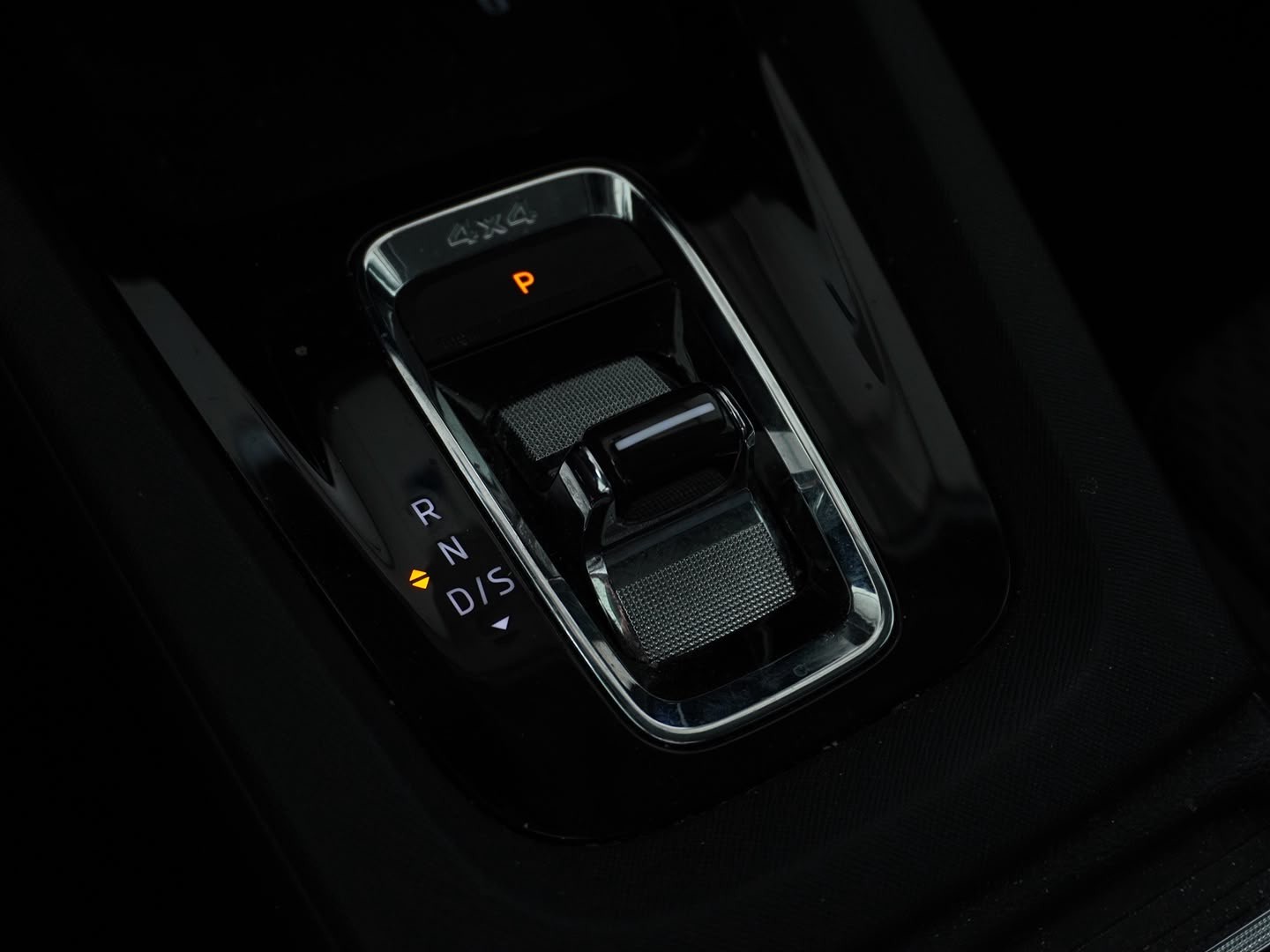 SKODA Octavia Combi 2.0 TDI DSG Style 4x4-image-9