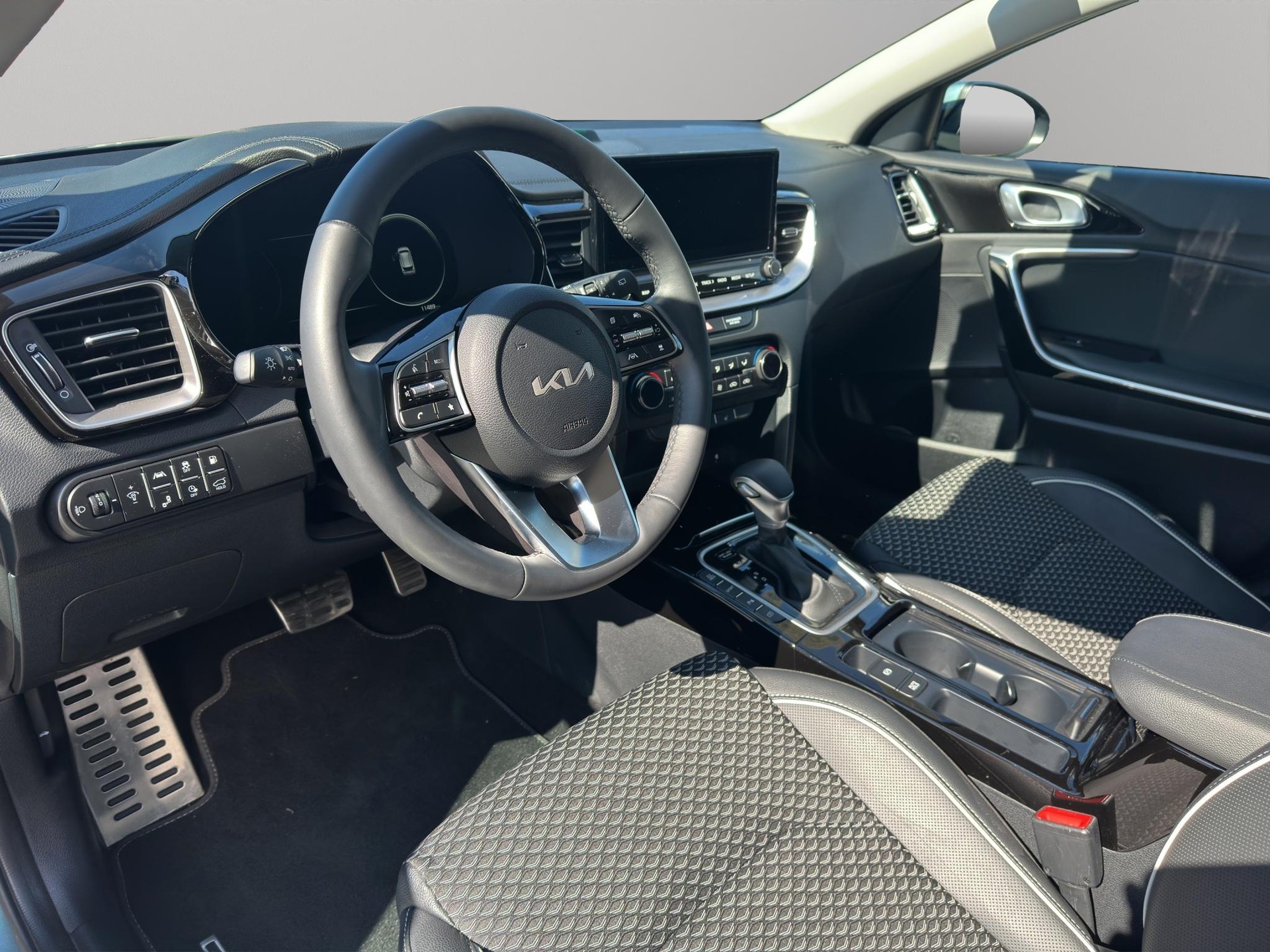 KIA Ceed SW 1.6 GDi Plug-in Hybrid Style-image-3