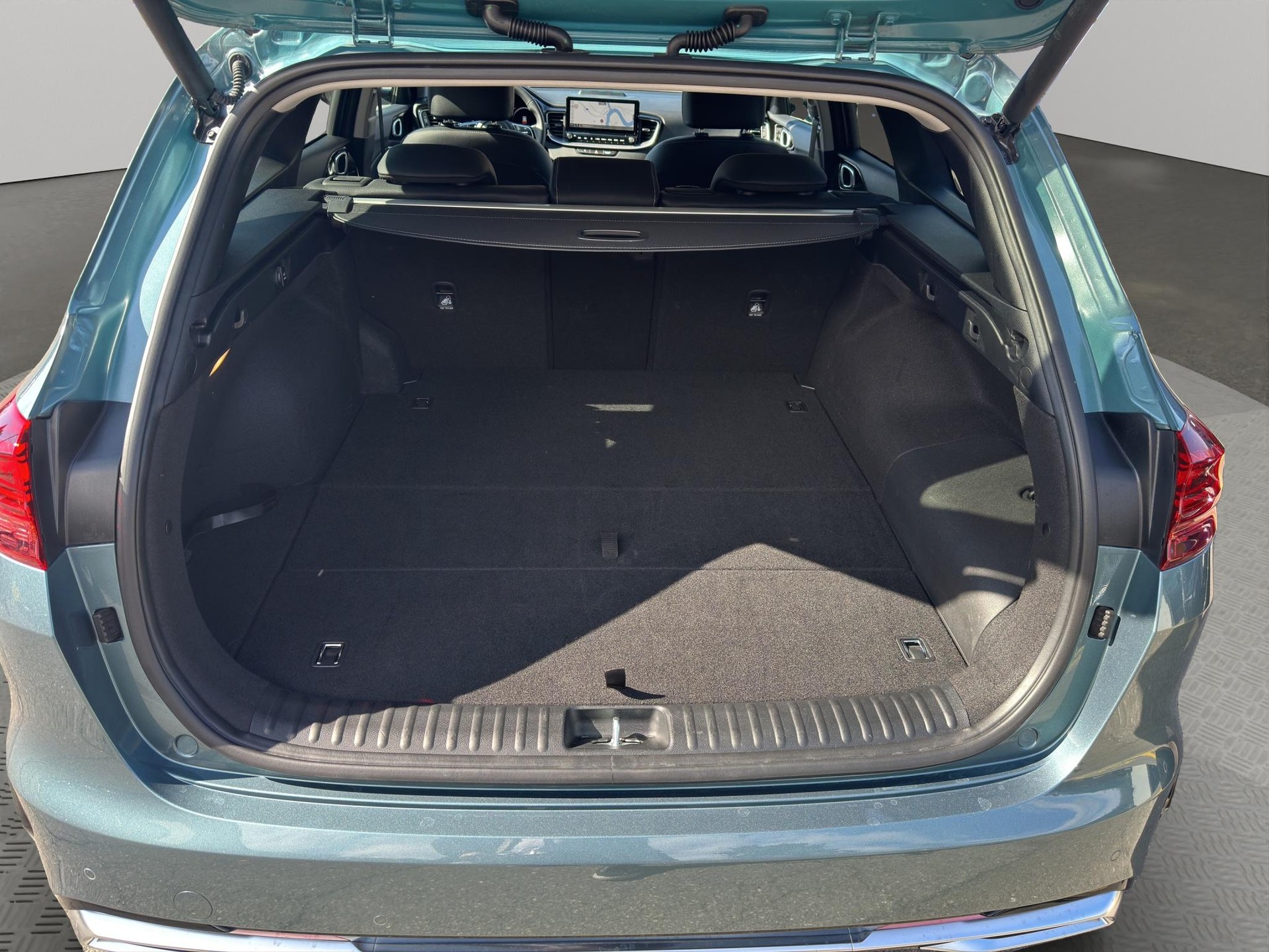 KIA Ceed SW 1.6 GDi Plug-in Hybrid Style-image-8