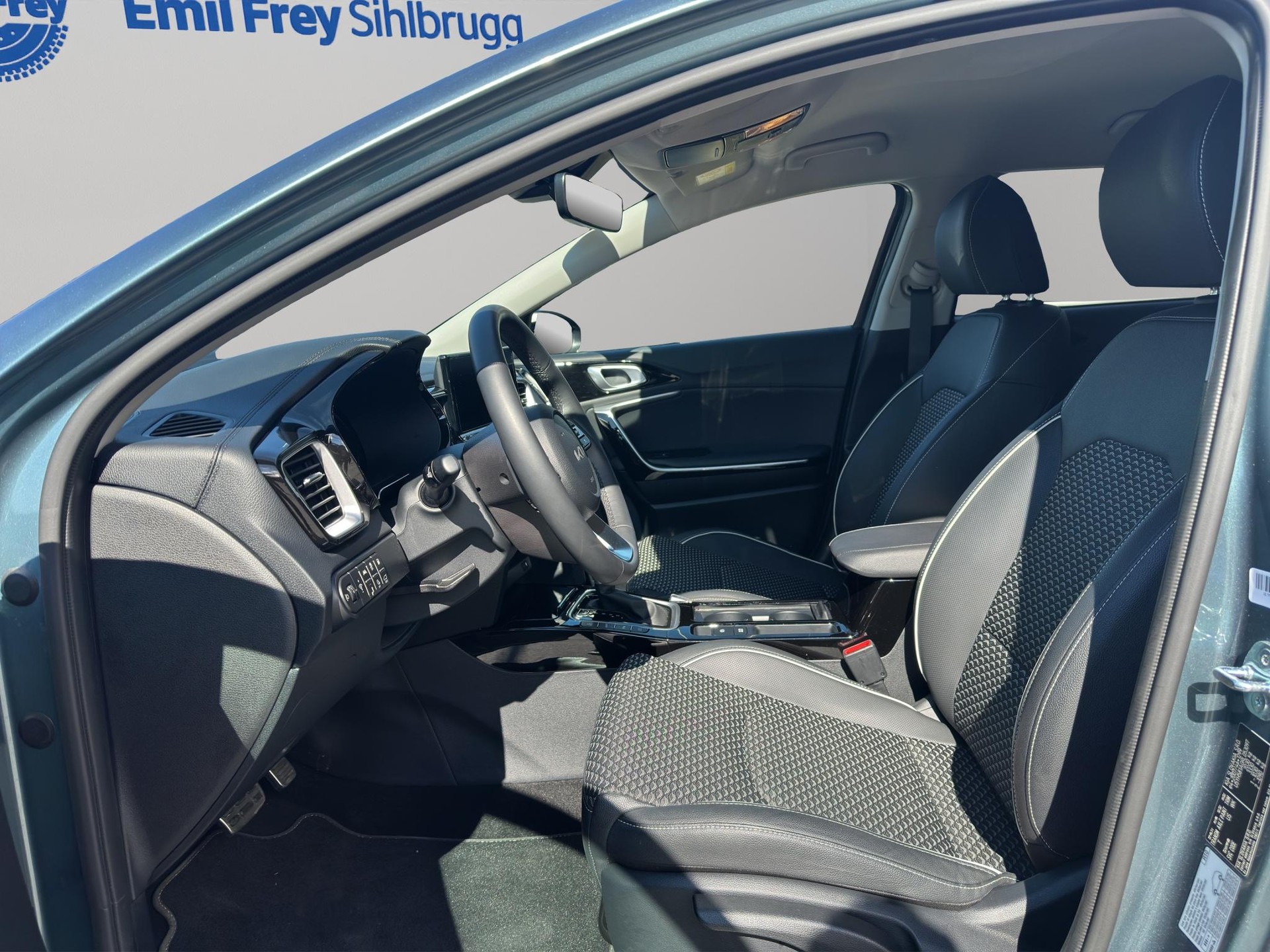 KIA Ceed SW 1.6 GDi Plug-in Hybrid Style-image-1