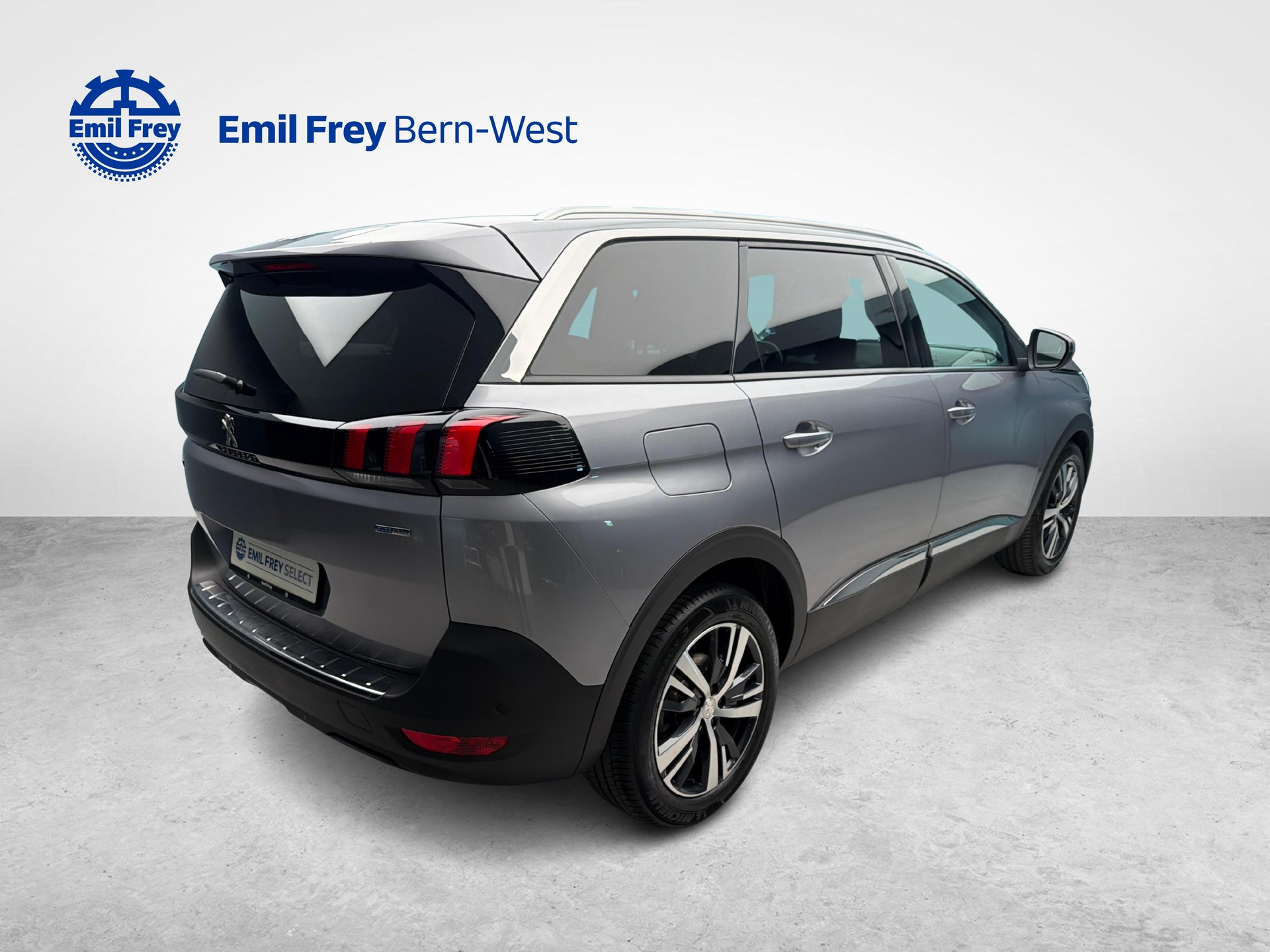 PEUGEOT 5008 1.2 PureTech Allure-image-4
