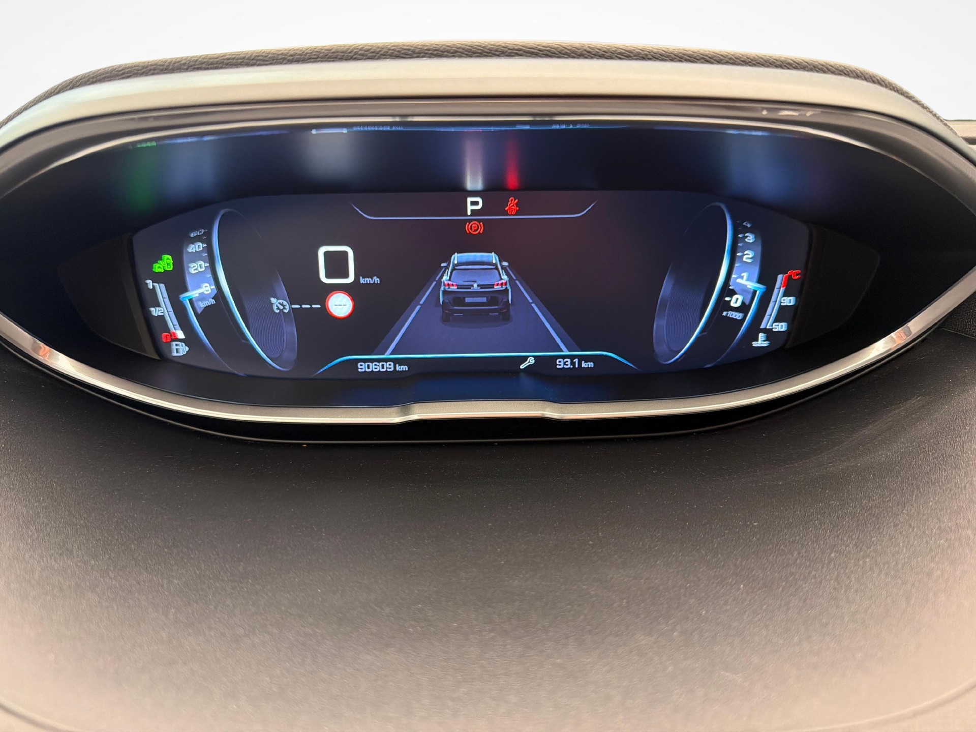 PEUGEOT 5008 1.2 PureTech Allure-image-13