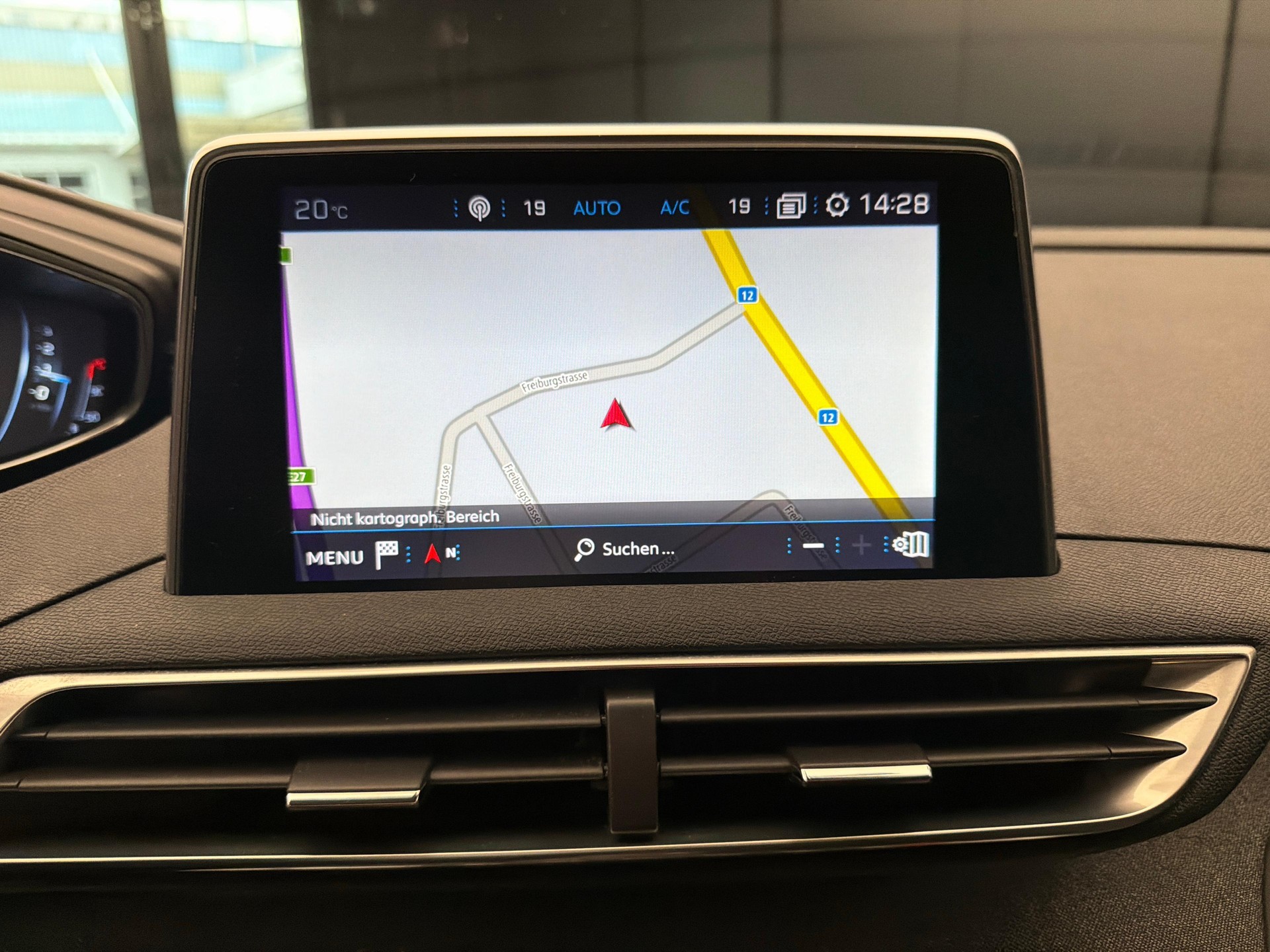 PEUGEOT 5008 1.2 PureTech Allure-image-15