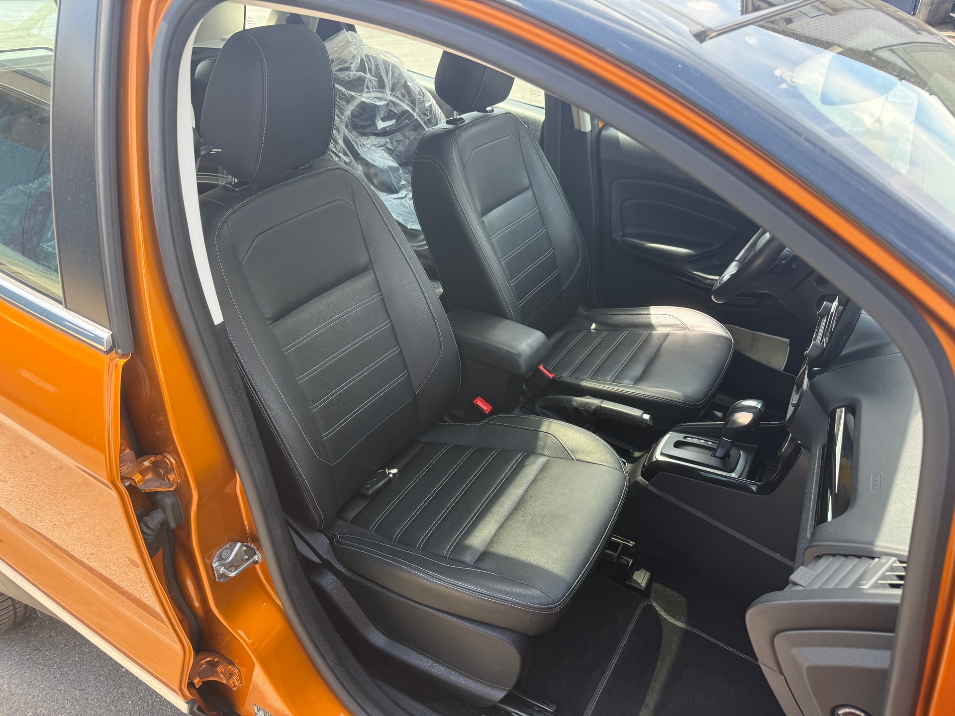 FORD EcoSport 1.0 SCTi Titanium Automat-image-7