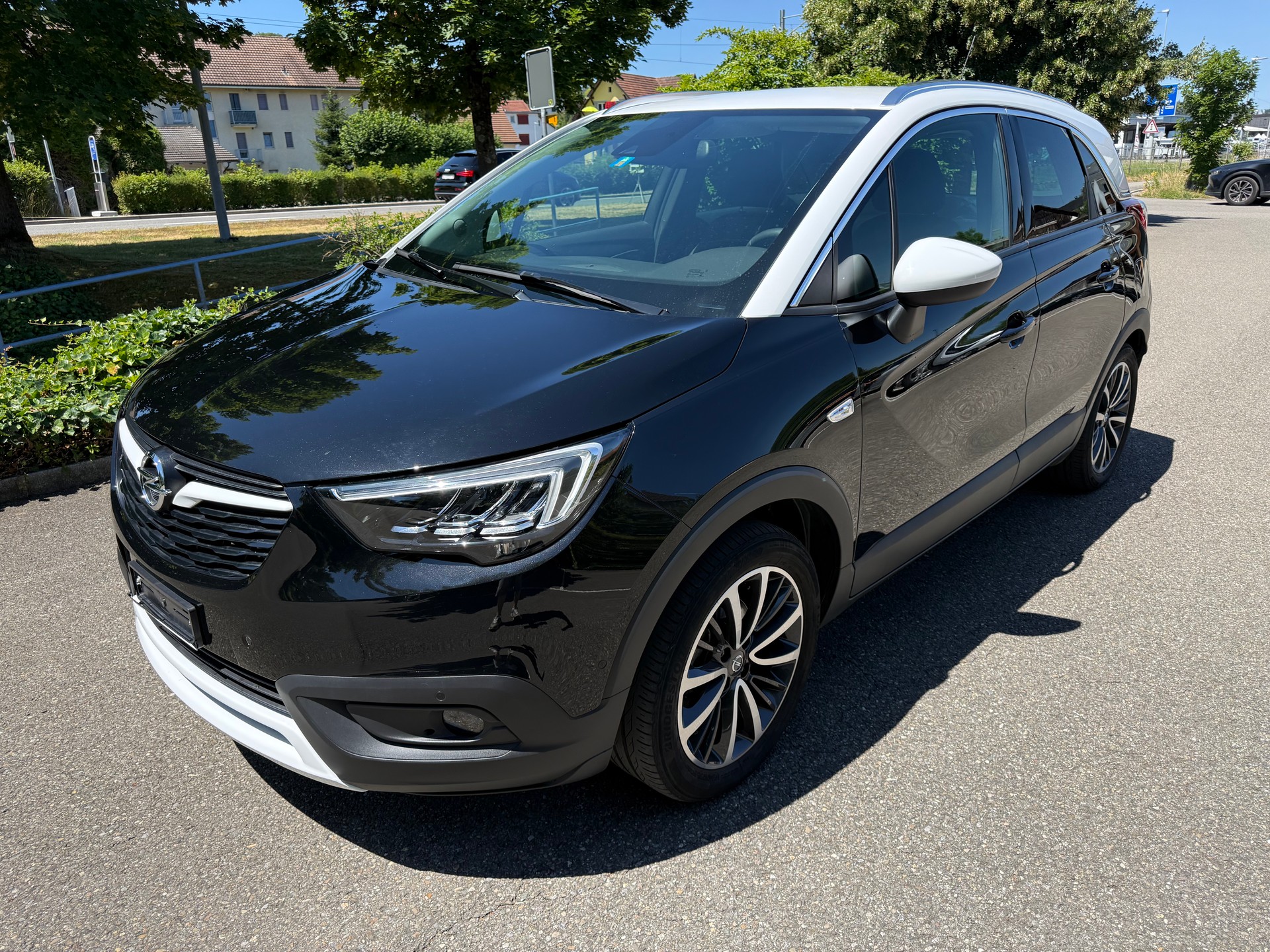 OPEL Crossland X 1.2i 120 Years Edition Automatik-image-0