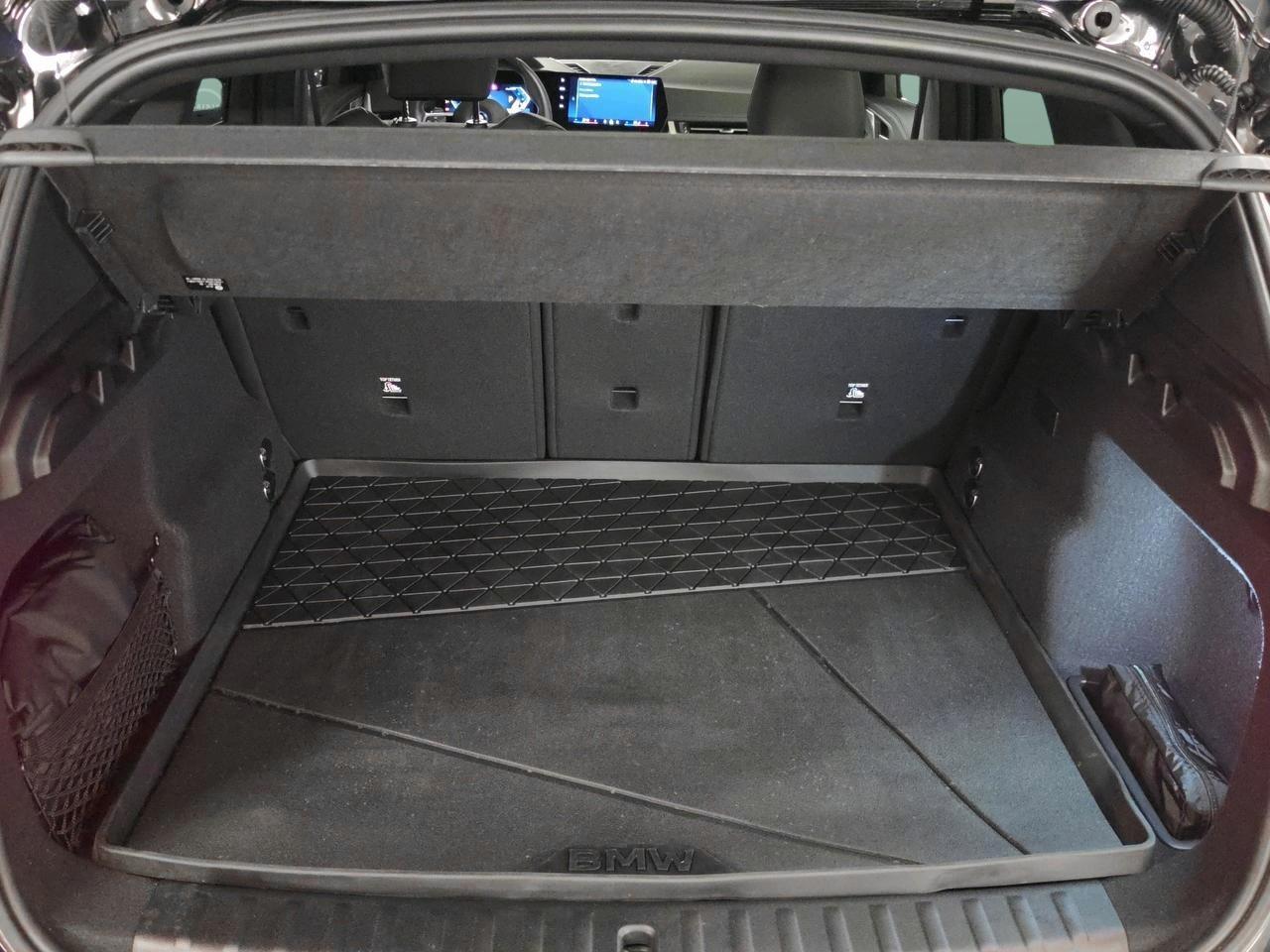 BMW iX1 30 xDrive M Sport-image-8