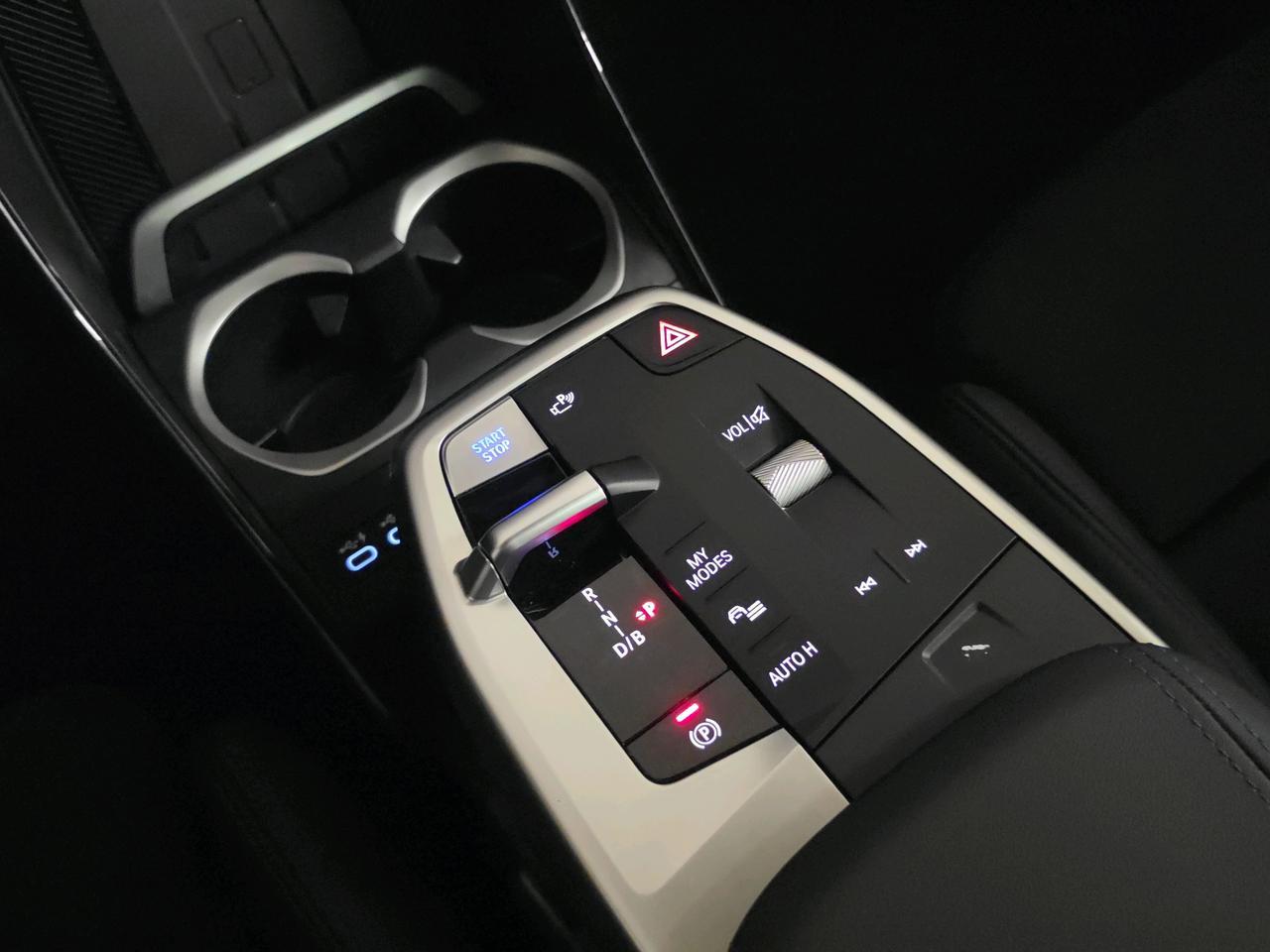 BMW iX1 30 xDrive M Sport-image-18