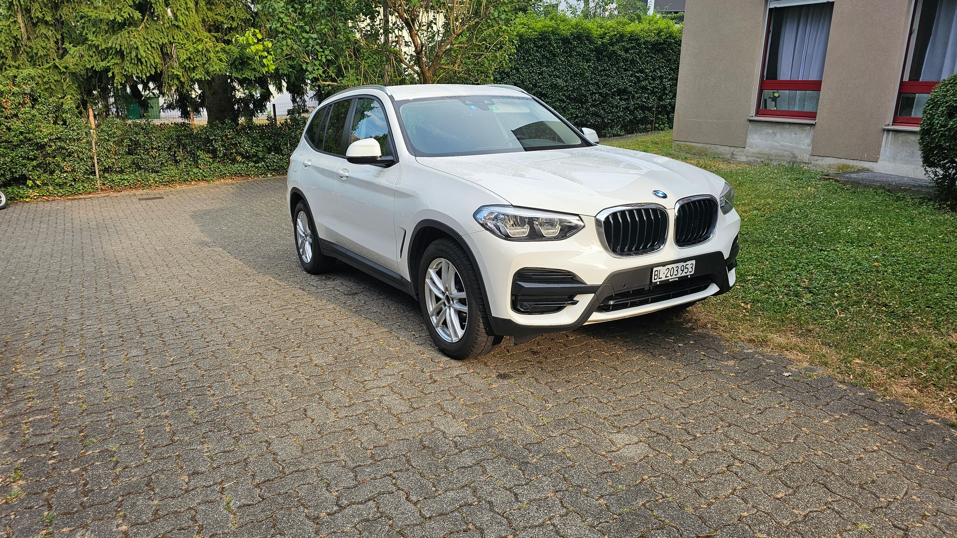 BMW 20d xDrive-image-1