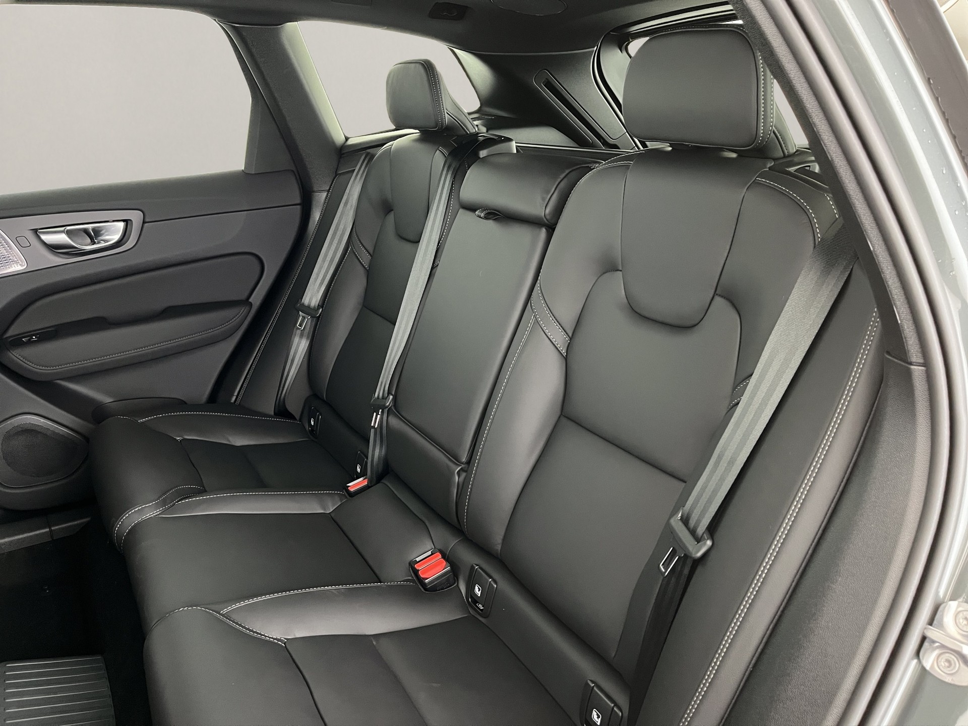 VOLVO XC60 2.0 T8 TE Ultra Dark eAWD-image-16