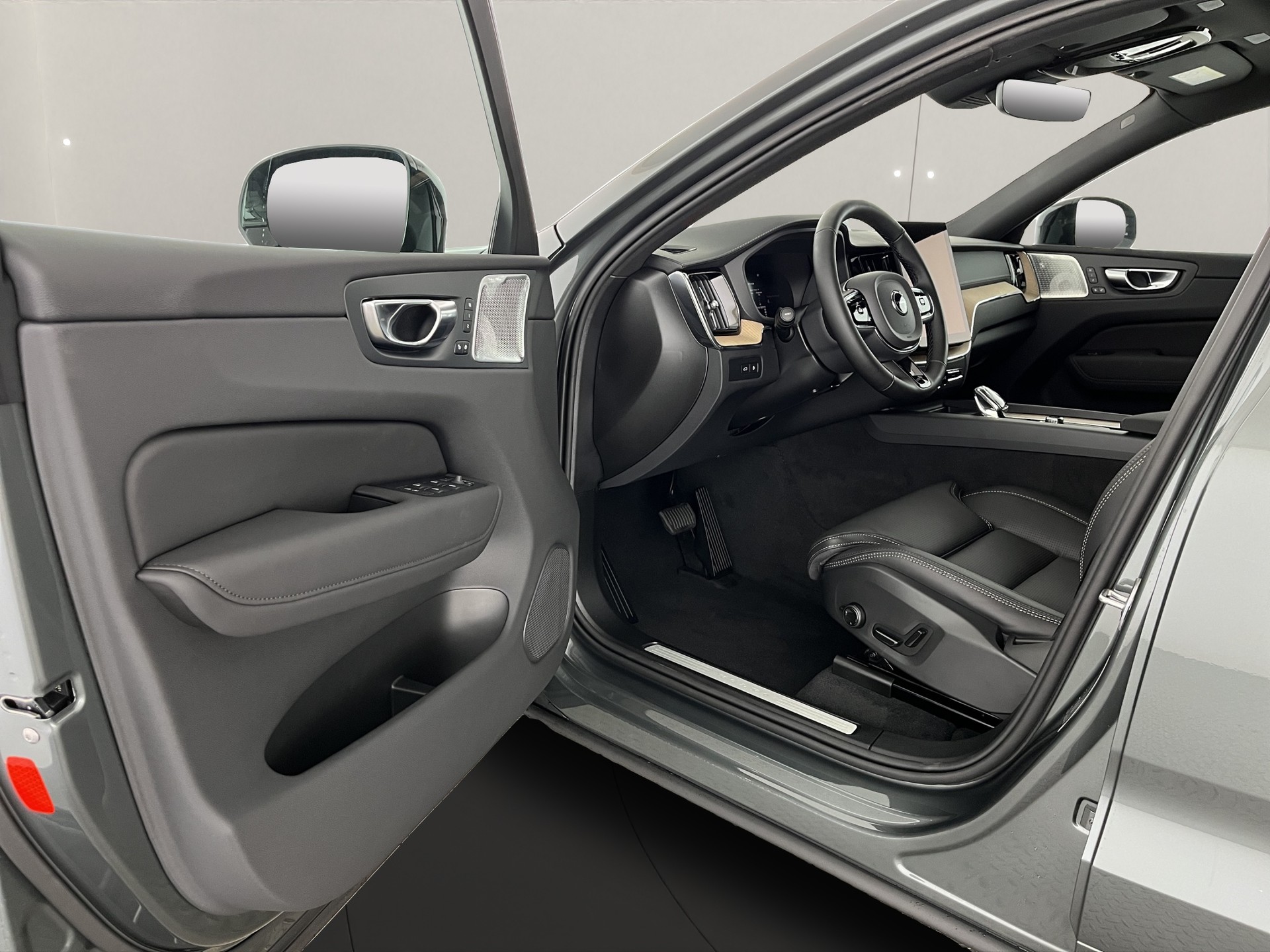 VOLVO XC60 2.0 T8 TE Ultra Dark eAWD-image-8