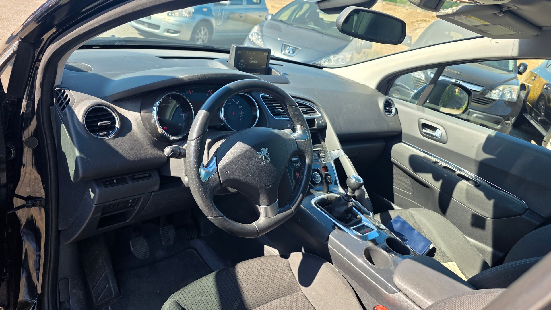 PEUGEOT 3008 1.6 16V T Féline-image-5