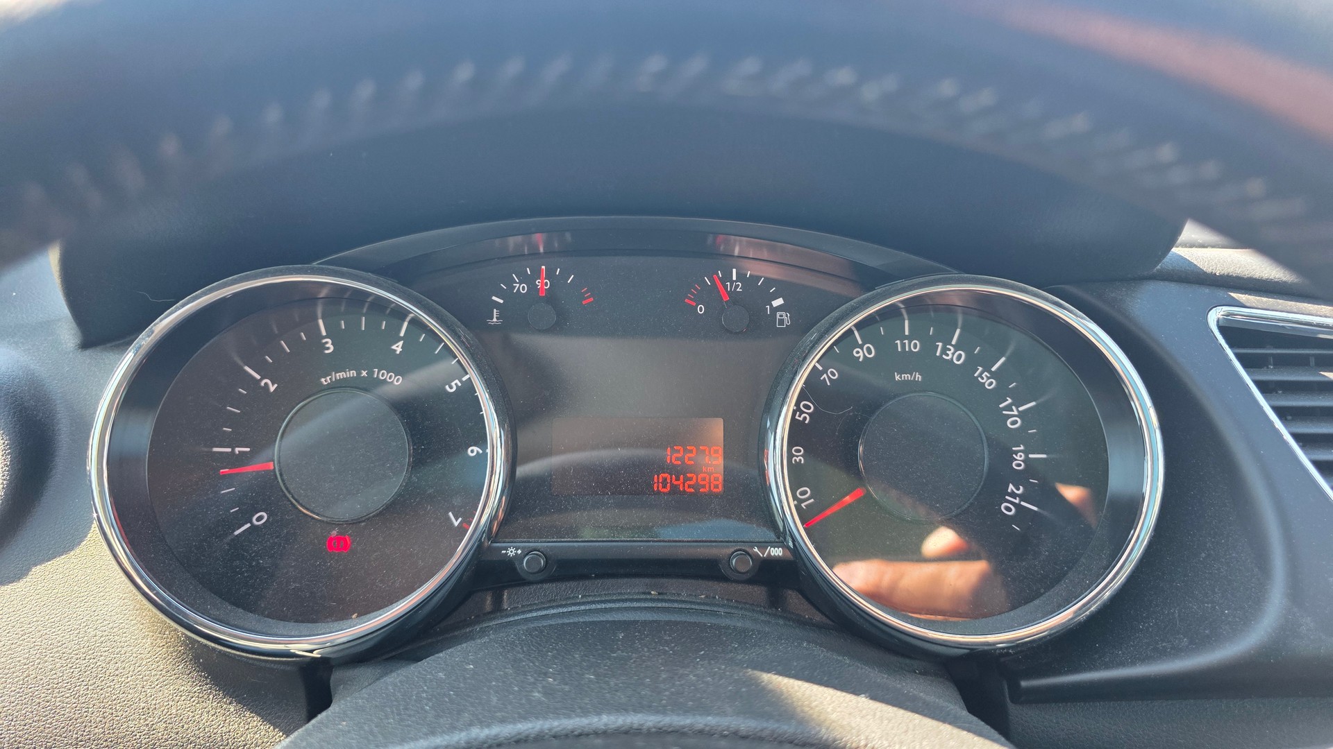 PEUGEOT 3008 1.6 16V T Féline-image-8