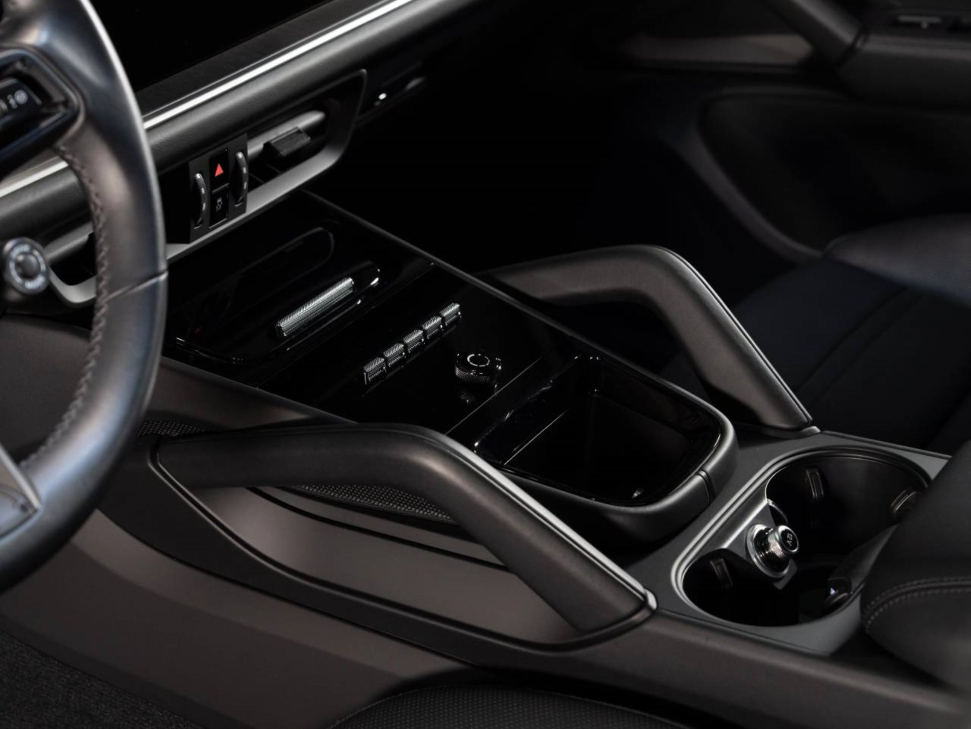 PORSCHE Cayenne Turbo E-Hybrid (MY24)-image-7