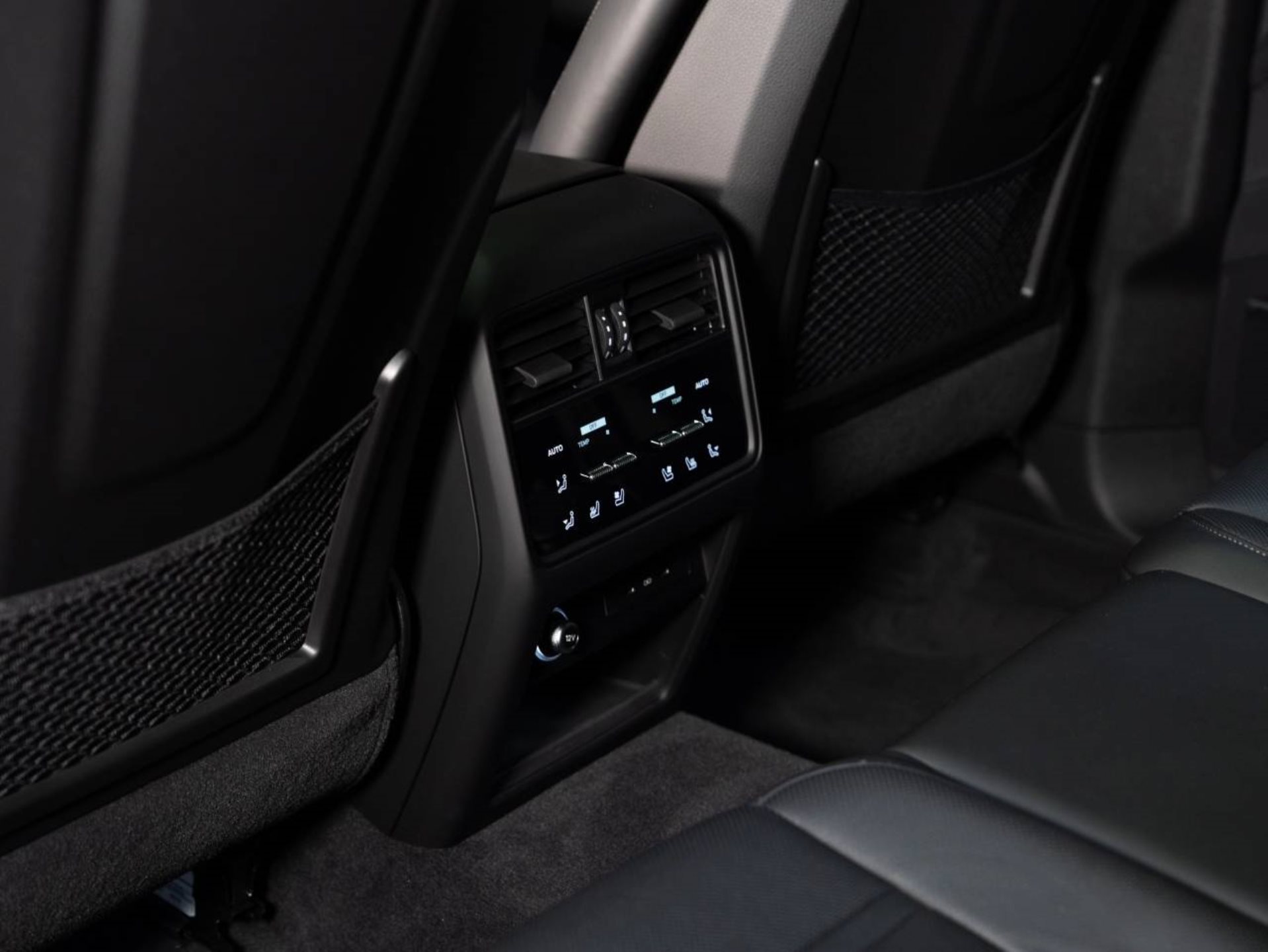 PORSCHE Cayenne Turbo E-Hybrid (MY24)-image-16