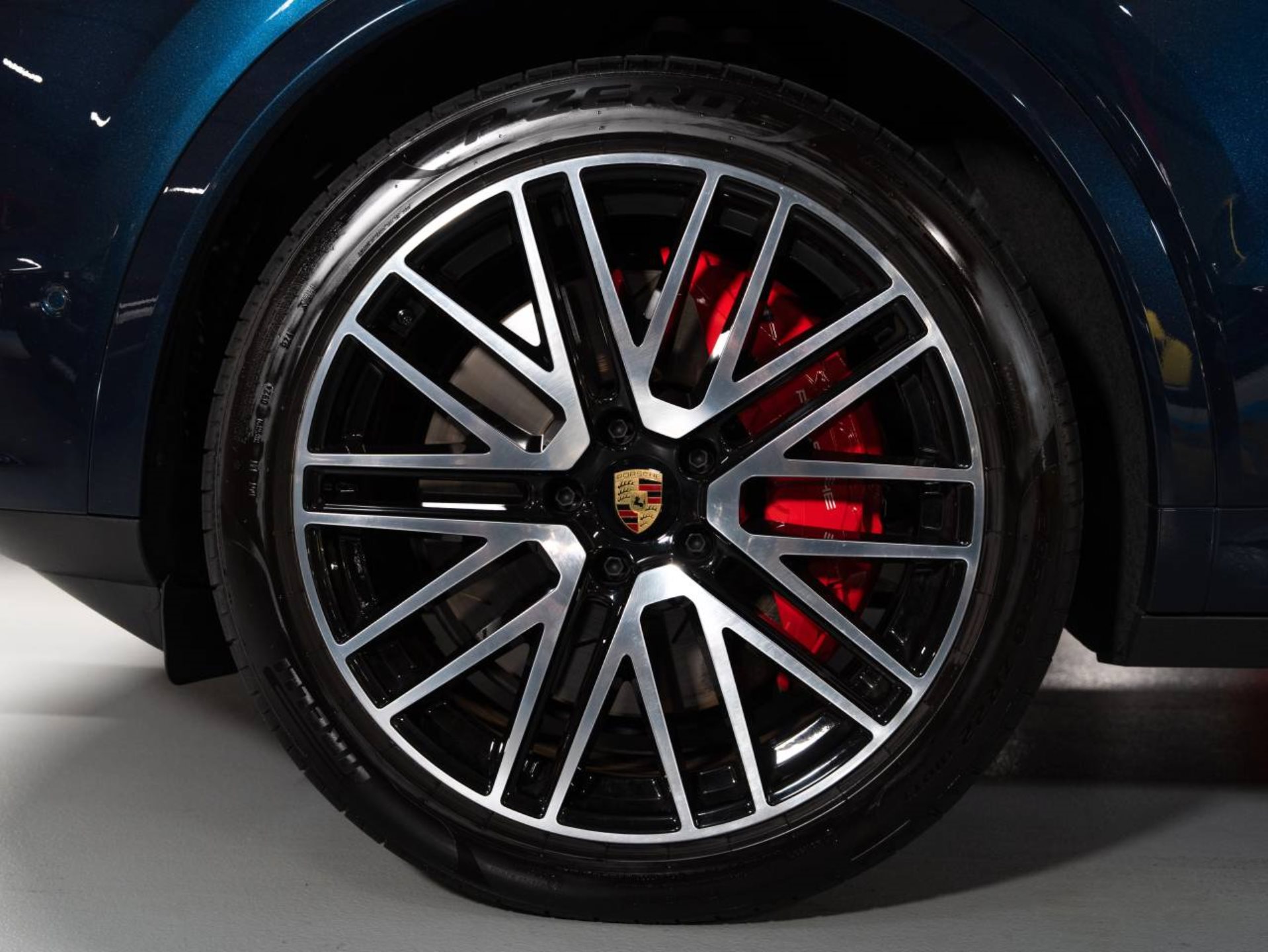 PORSCHE Cayenne Turbo E-Hybrid (MY24)-image-24