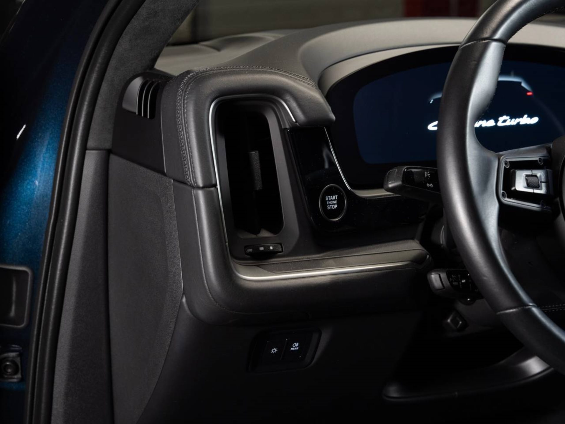 PORSCHE Cayenne Turbo E-Hybrid (MY24)-image-13