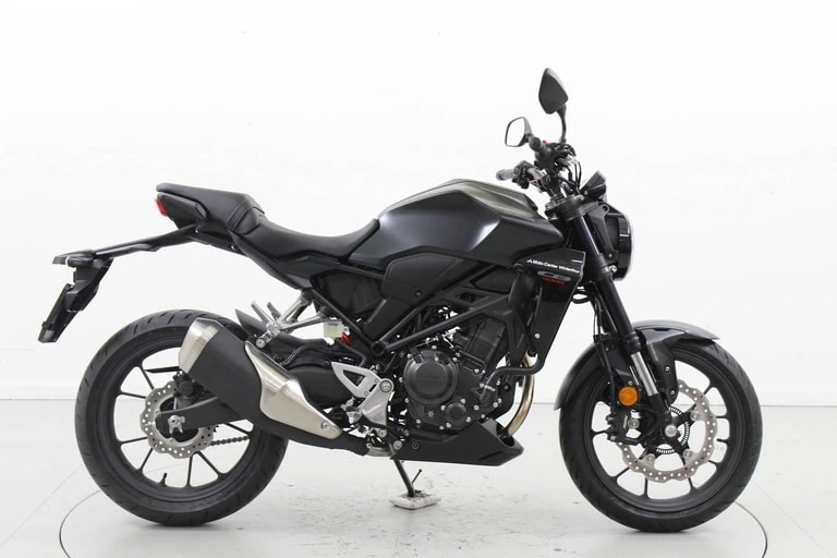 HONDA CB 300-showroom-element-3